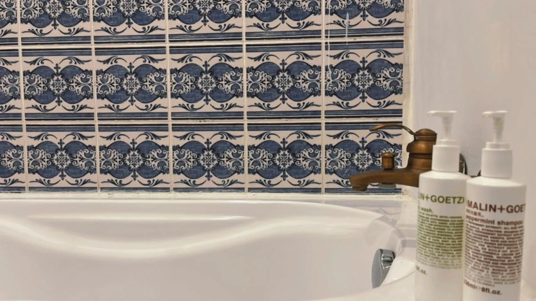 Bath in Chill Roof Hotel