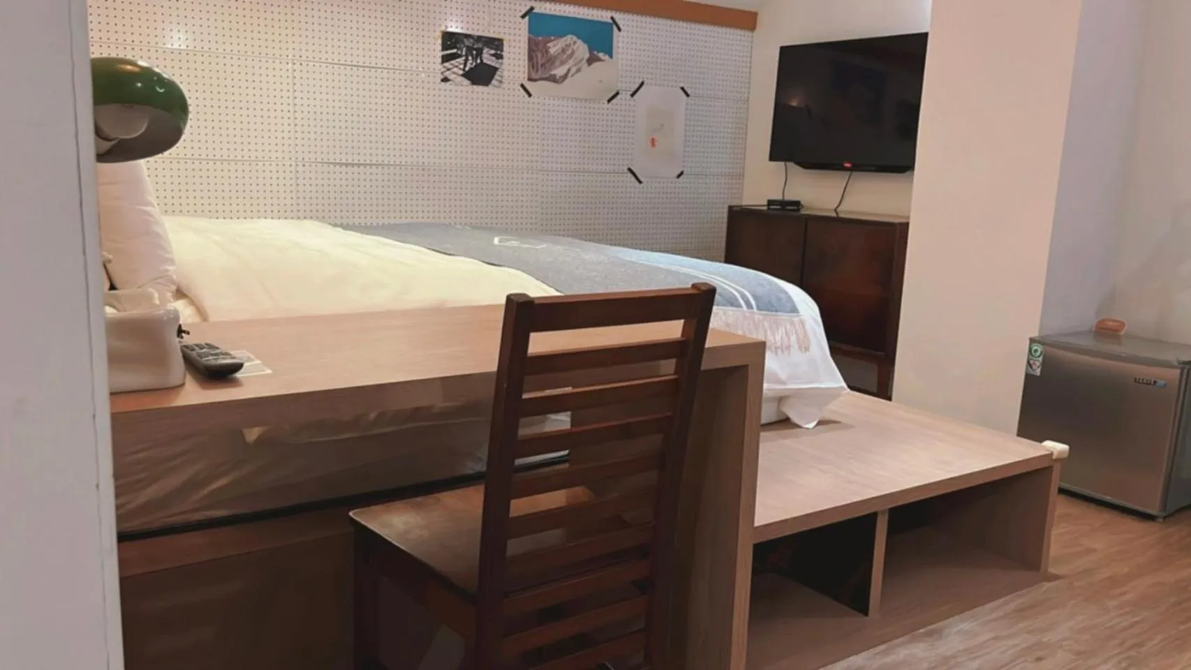 Photo of the whole room, Bed in Chill Roof Hotel