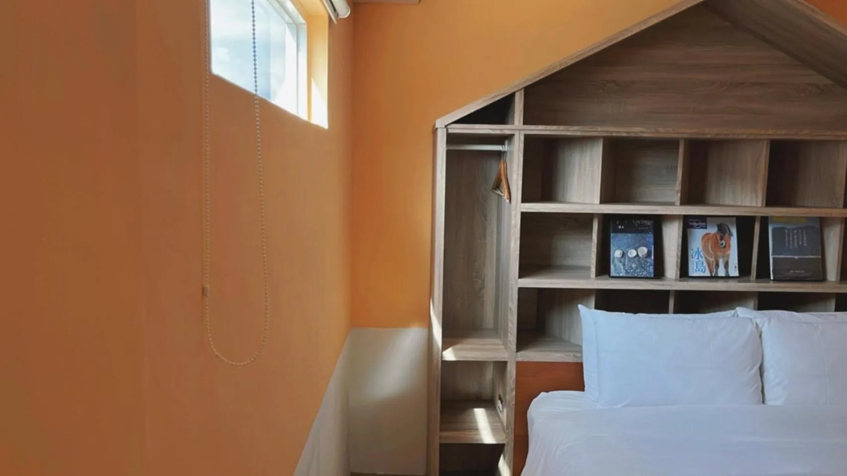 Photo of the whole room, Bed in Chill Roof Hotel