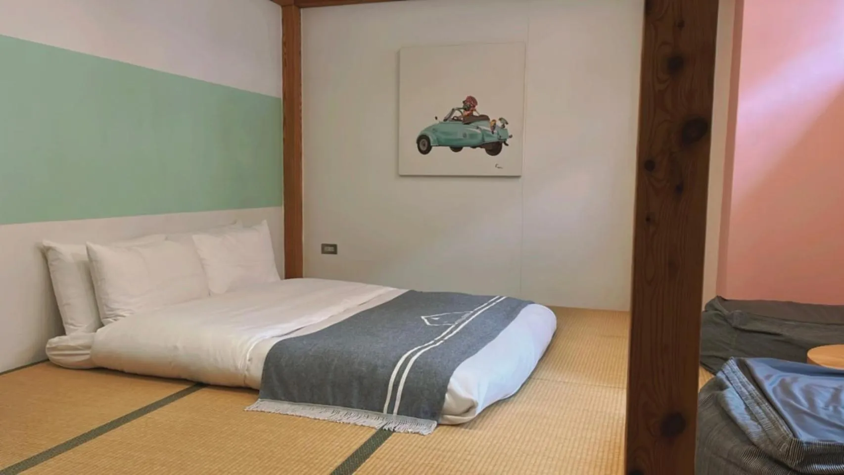 Photo of the whole room, Bed in Chill Roof Hotel