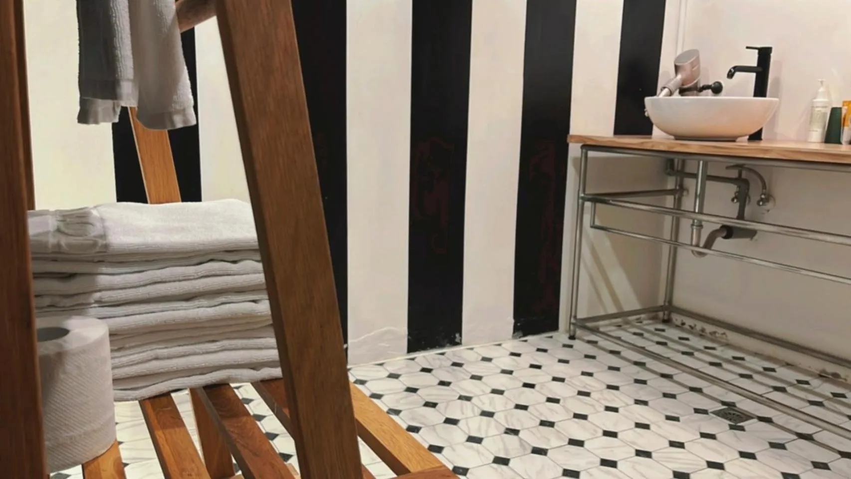 Bathroom in Chill Roof Hotel