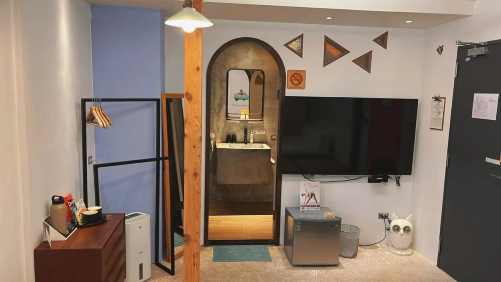 TV and multimedia in Chill Roof Hotel