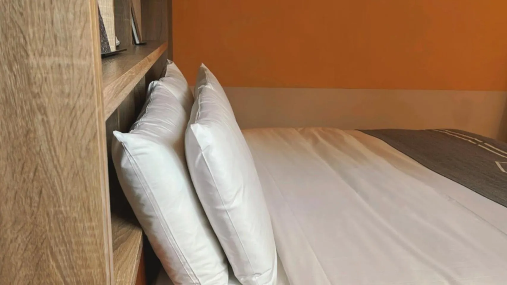 Bed in Chill Roof Hotel