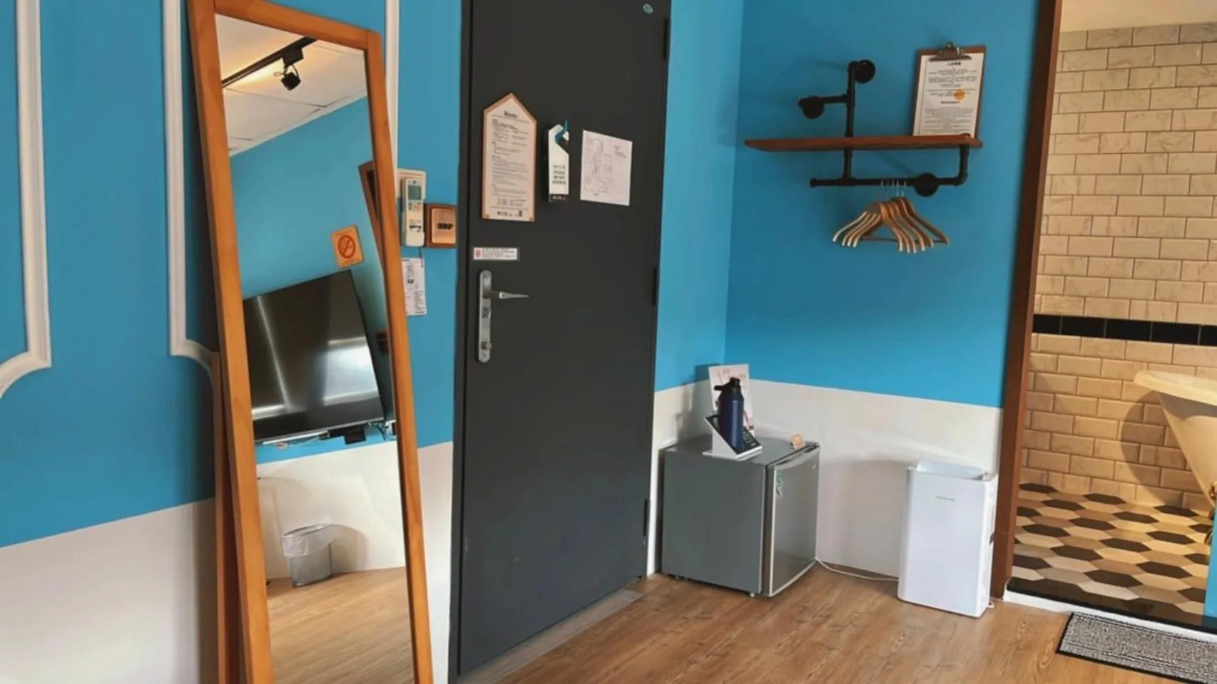 Photo of the whole room in Chill Roof Hotel