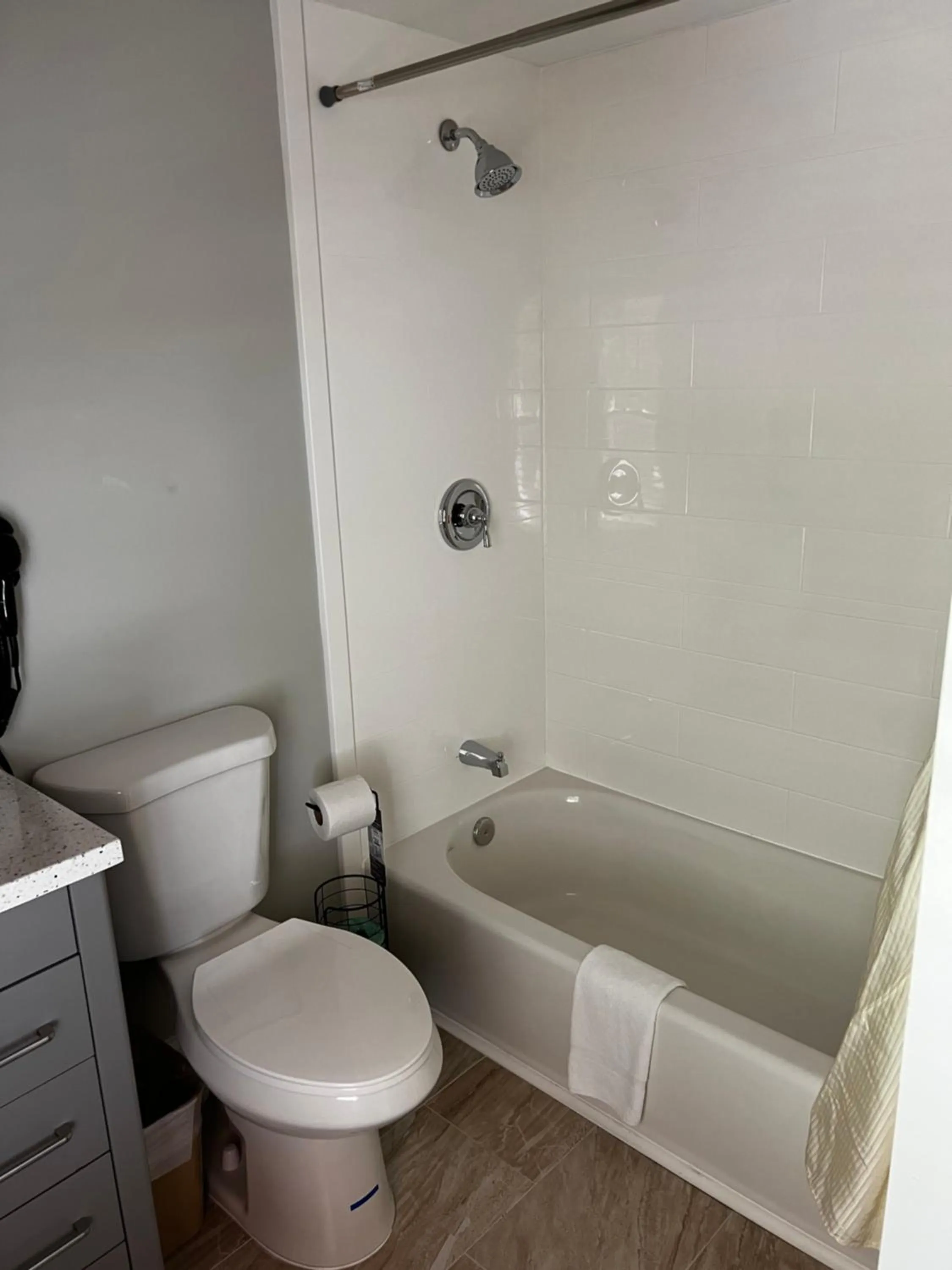 Bathroom in Captains Quarters Motel & Conference Center