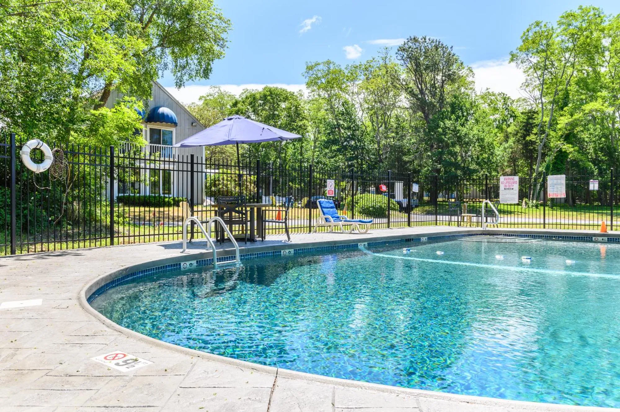 Swimming pool in Captains Quarters Motel & Conference Center