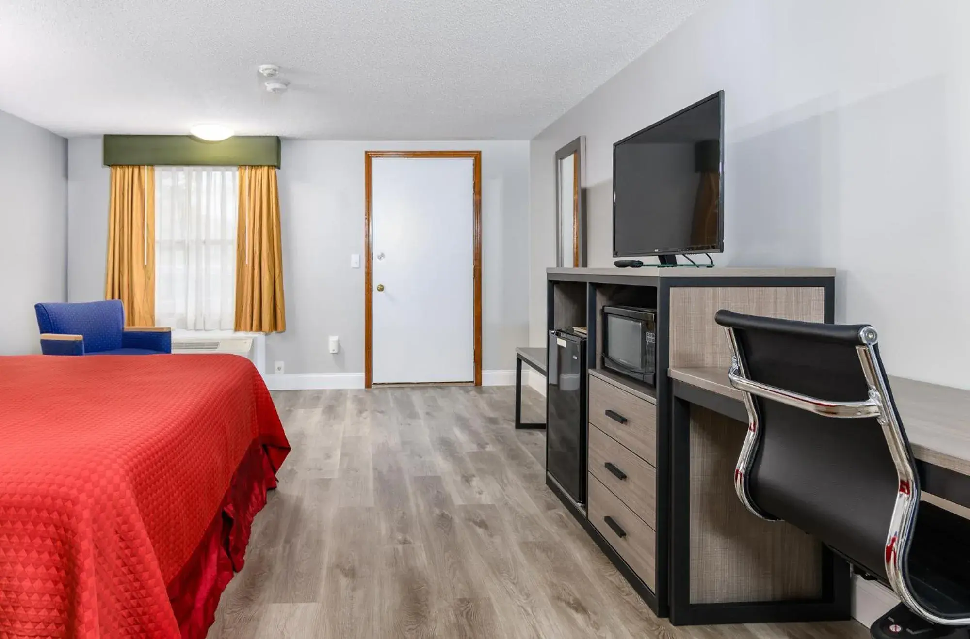 King Room - Non-Smoking - No Pets in Captains Quarters Motel & Conference Center King Room - Non-Smoking - No Pets in Captains Quarters Motel & Conference Center