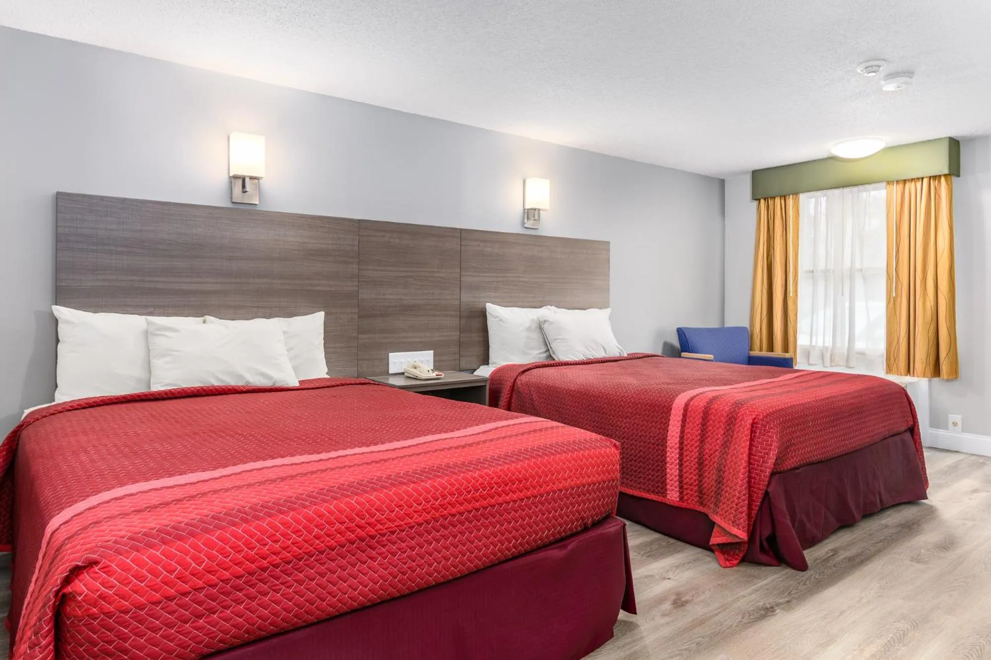 Bedroom in Captains Quarters Motel & Conference Center