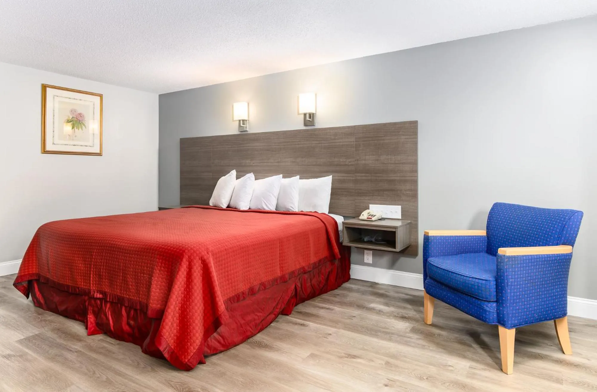 Bedroom in Captains Quarters Motel & Conference Center