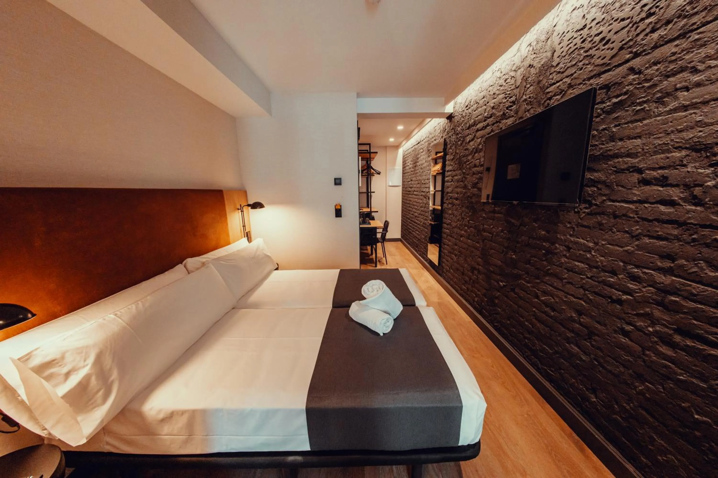 Photo of the whole room, Bed in Hotel Transit