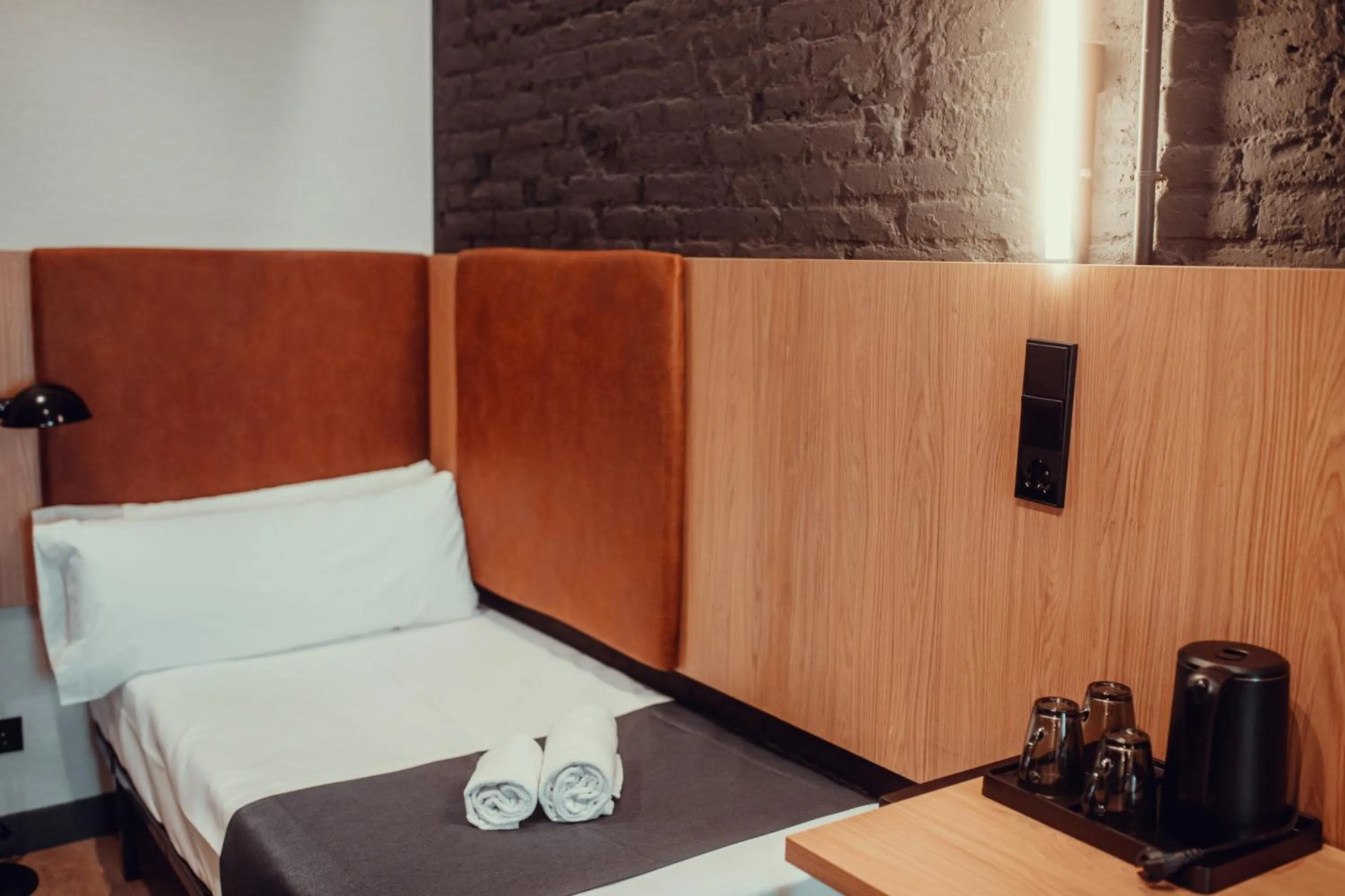 Photo of the whole room, Bed in Hotel Transit