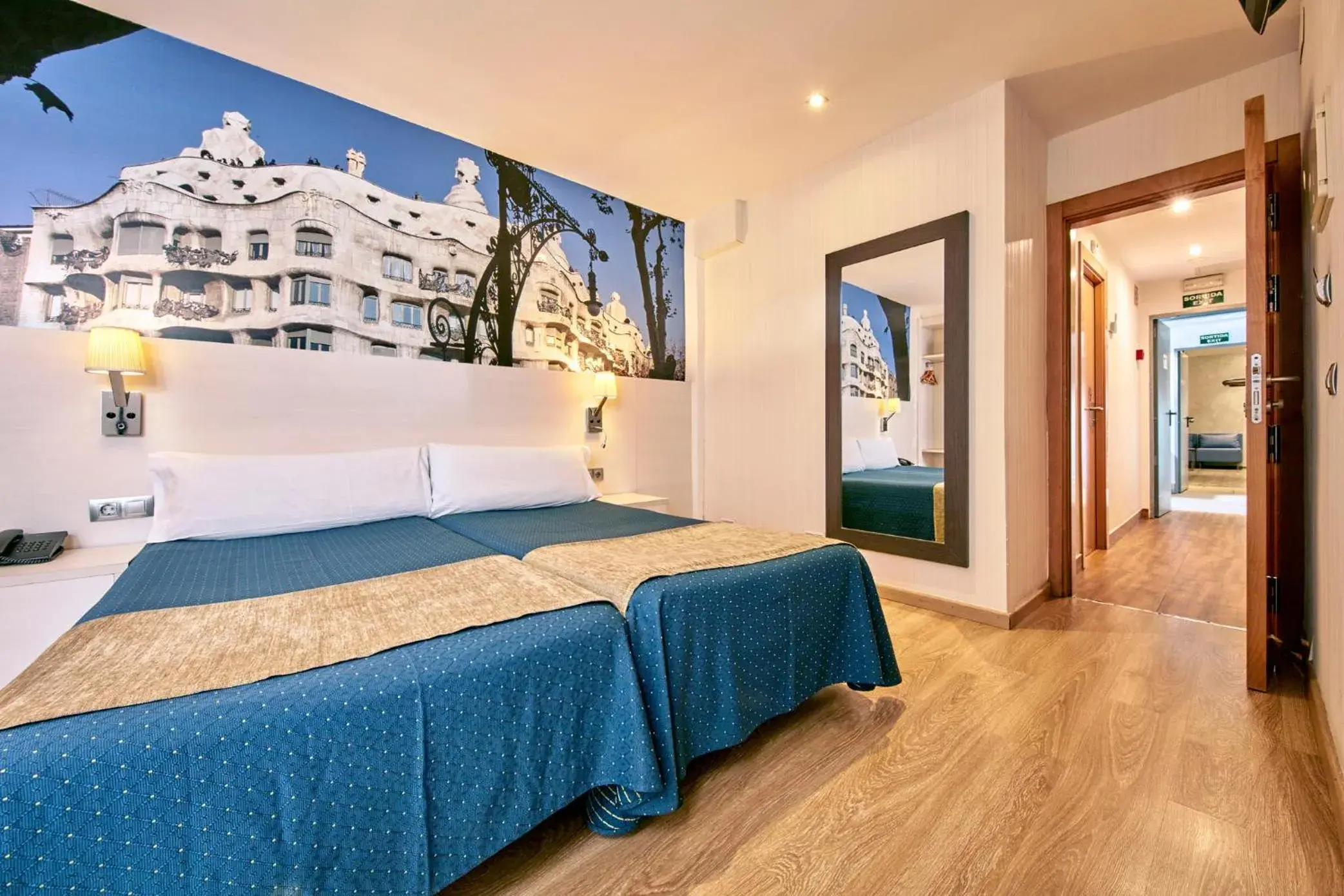 Double Interior Room in Hotel Transit Double Interior Room in Hotel Transit