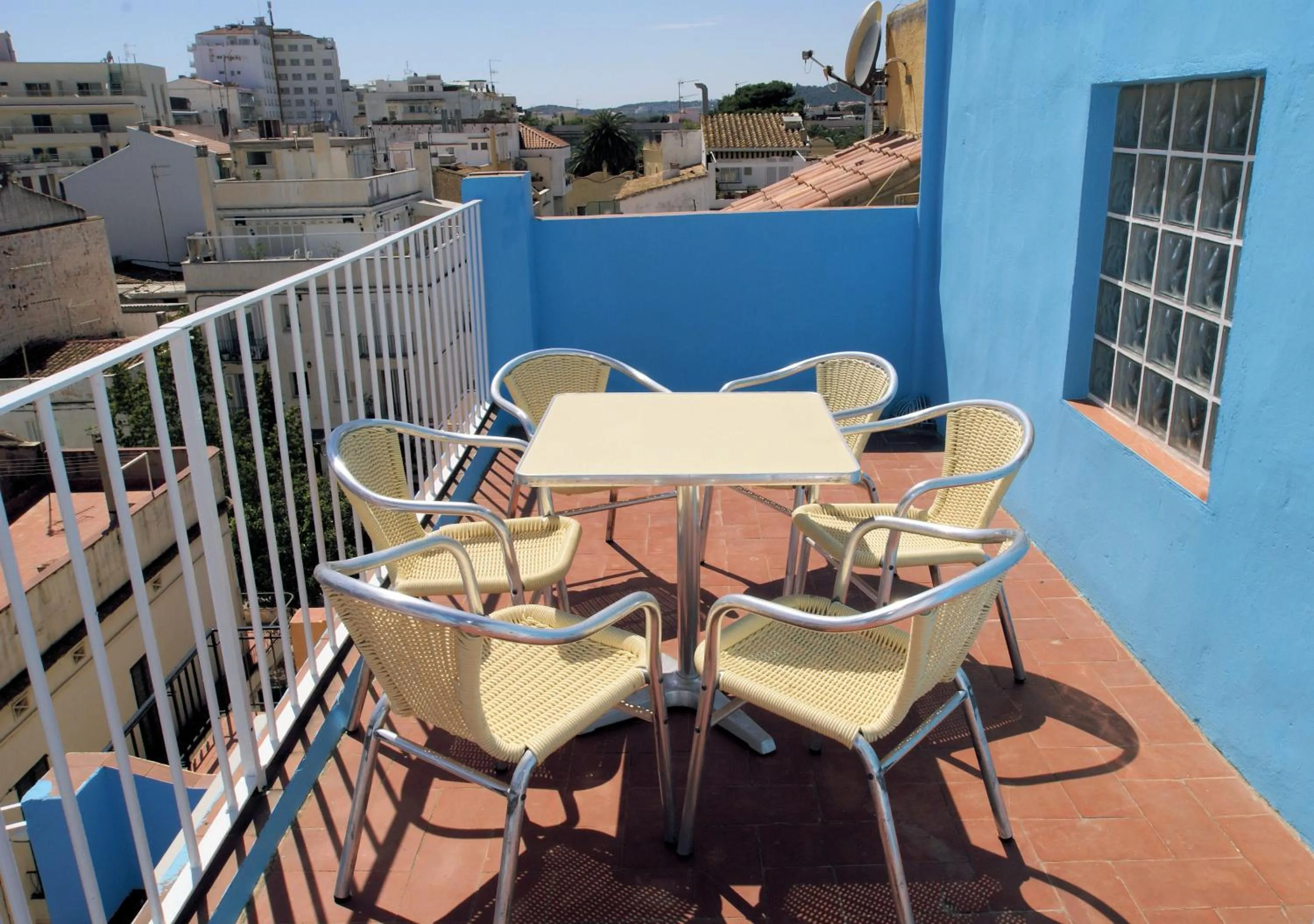 Patio in Parrots Sitges Hotel