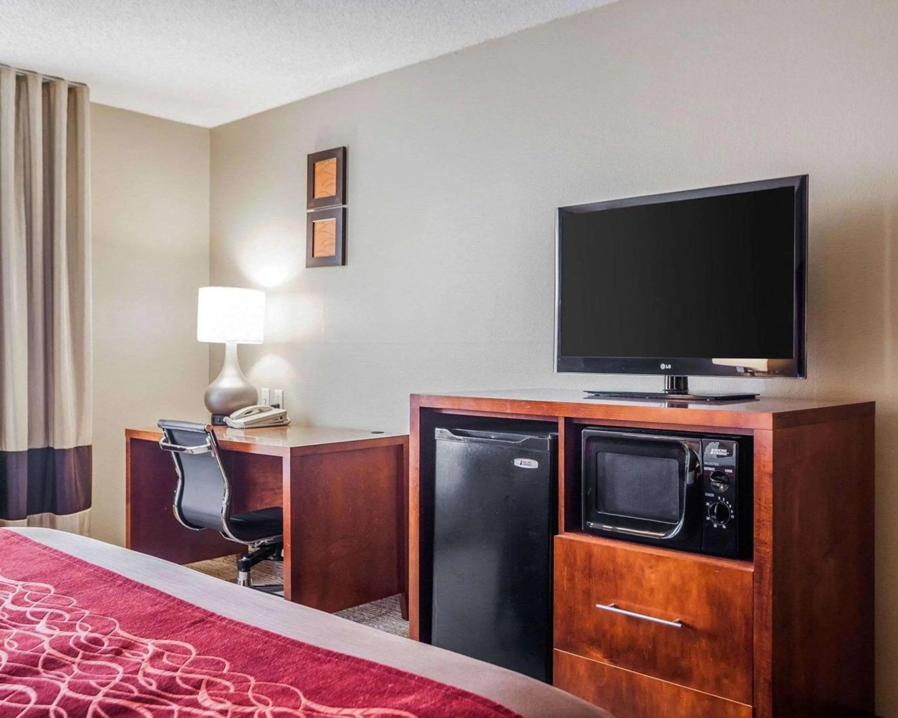 Photo of the whole room, Bed in Comfort Inn & Suites Moberly