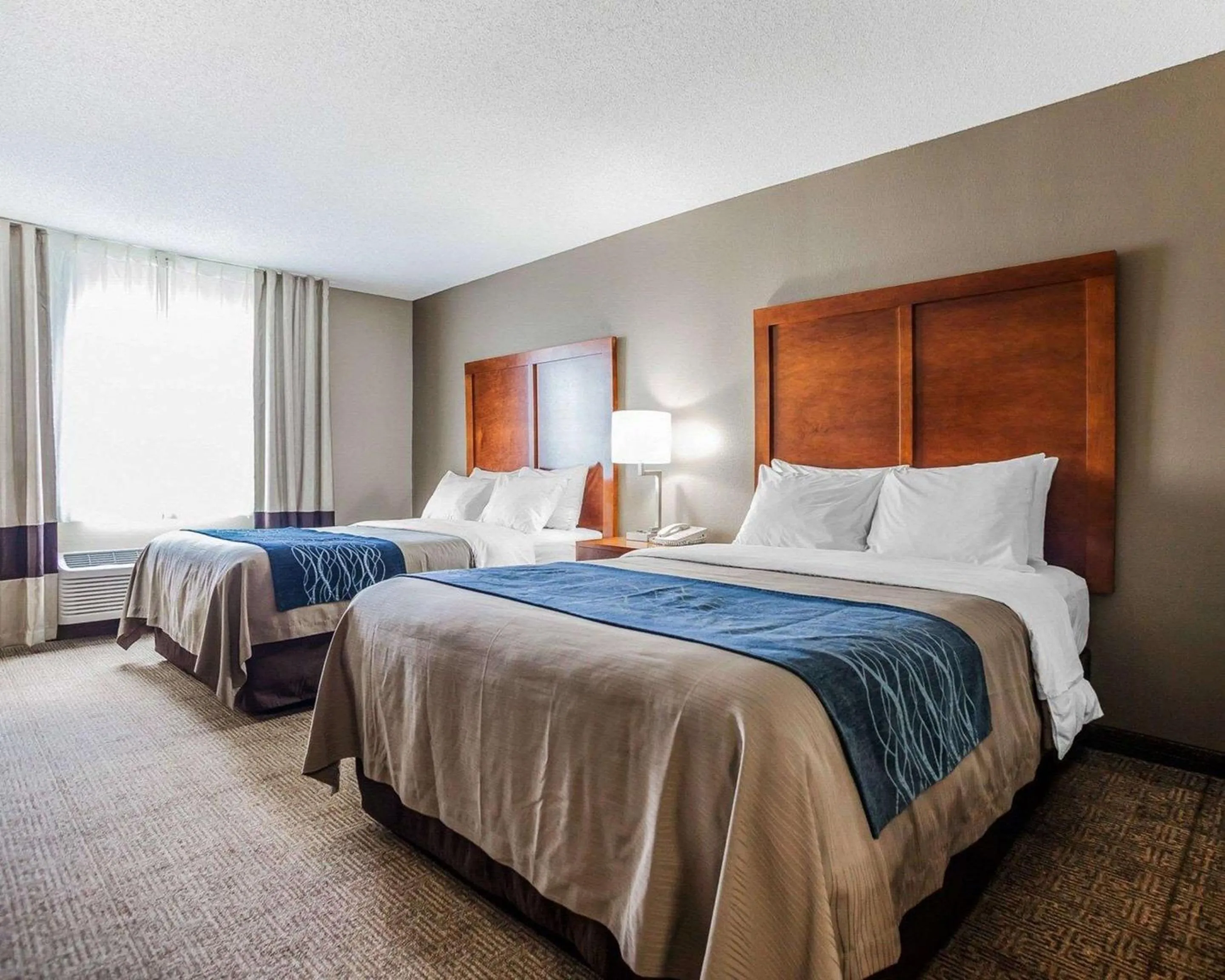 Photo of the whole room, Bed in Comfort Inn & Suites Moberly