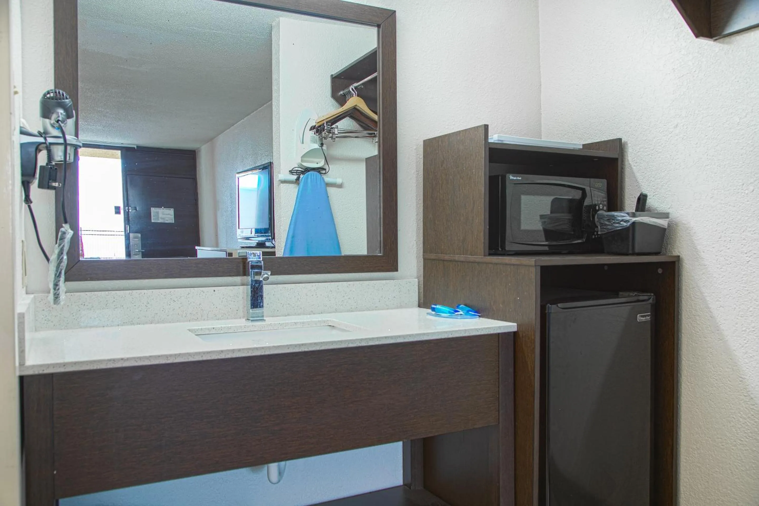 Bathroom in My Homes Macon North I-75 By OYO