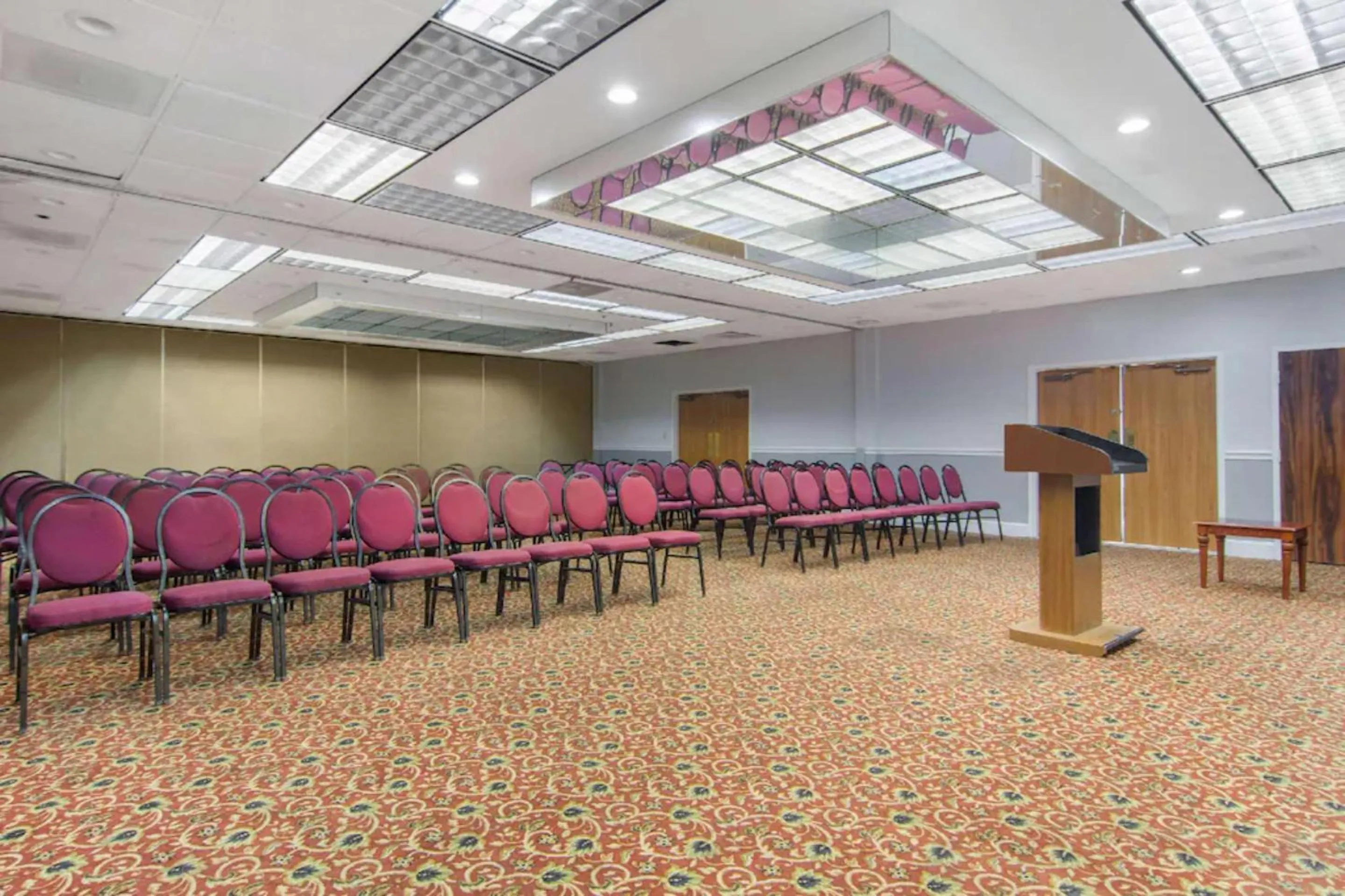 Meeting/conference room in My Homes Macon North I-75 By OYO