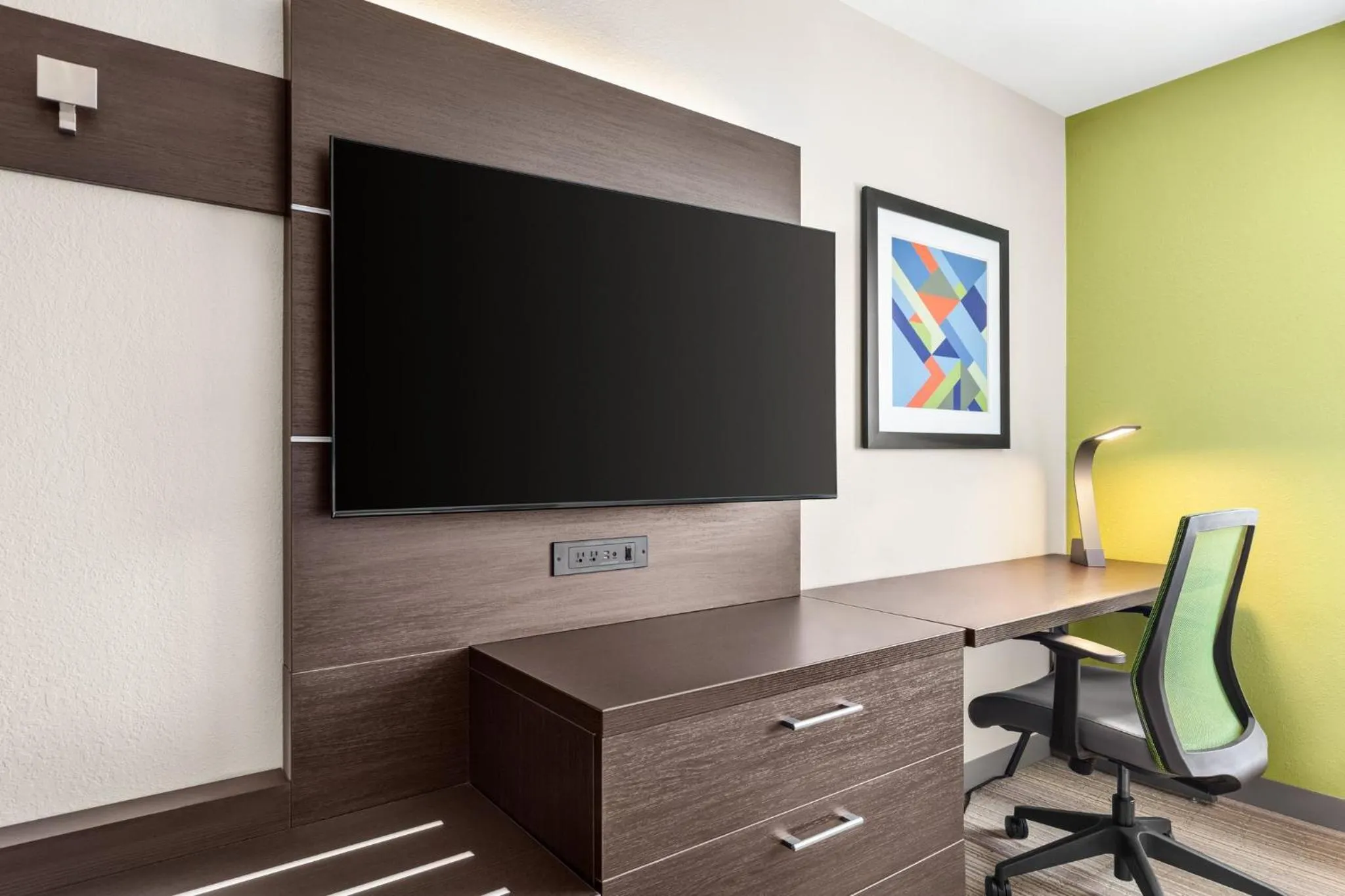 Photo of the whole room in Holiday Inn Express Hotel & Suites Live Oak by IHG