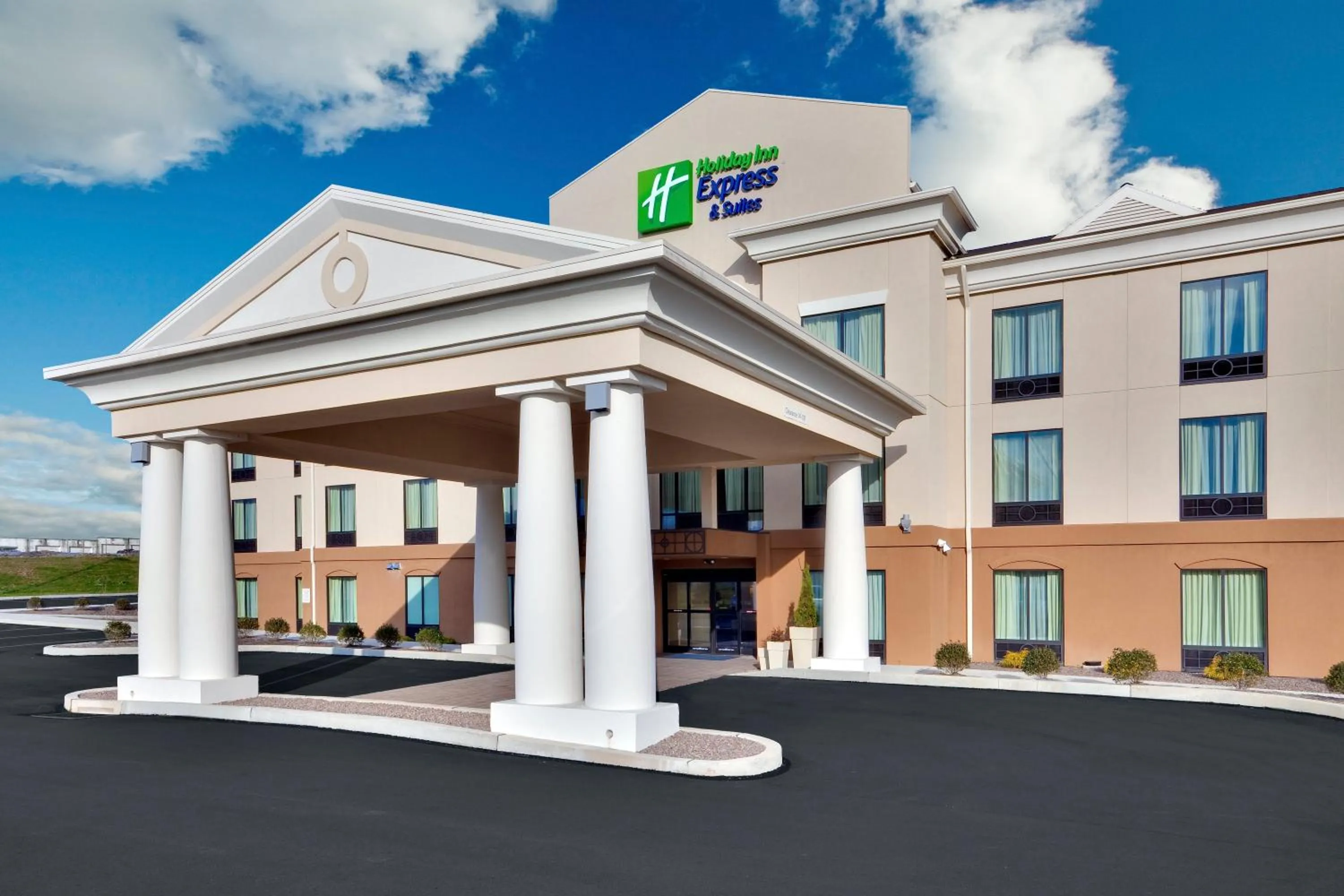 Property building in Holiday Inn Express Hotel & Suites Lebanon by IHG