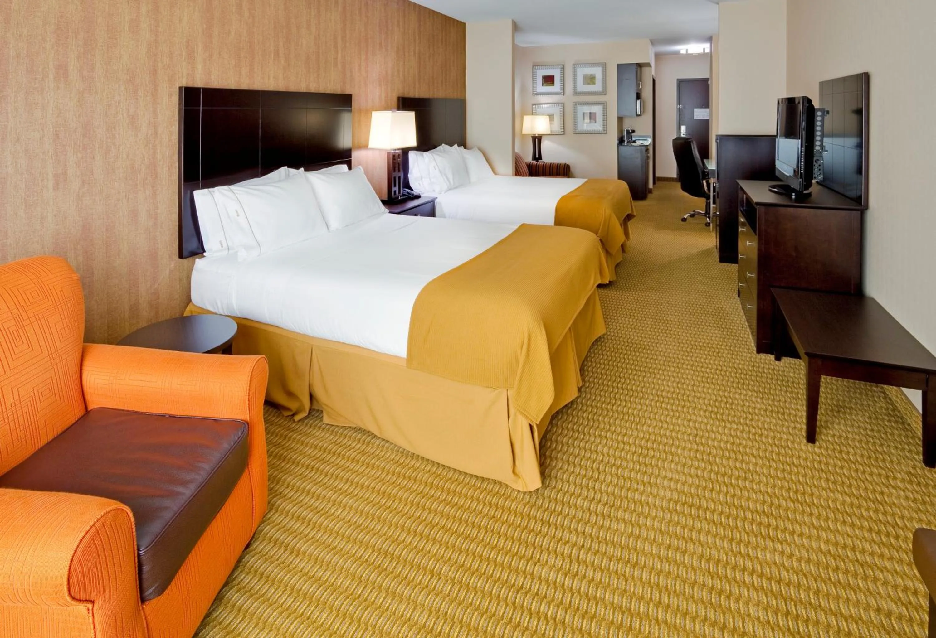 Bedroom, Bed in Holiday Inn Express Hotel & Suites Lebanon by IHG