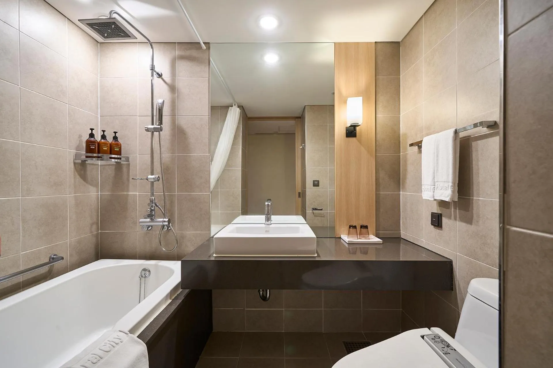 Toilet in Jeju Central City Hotel