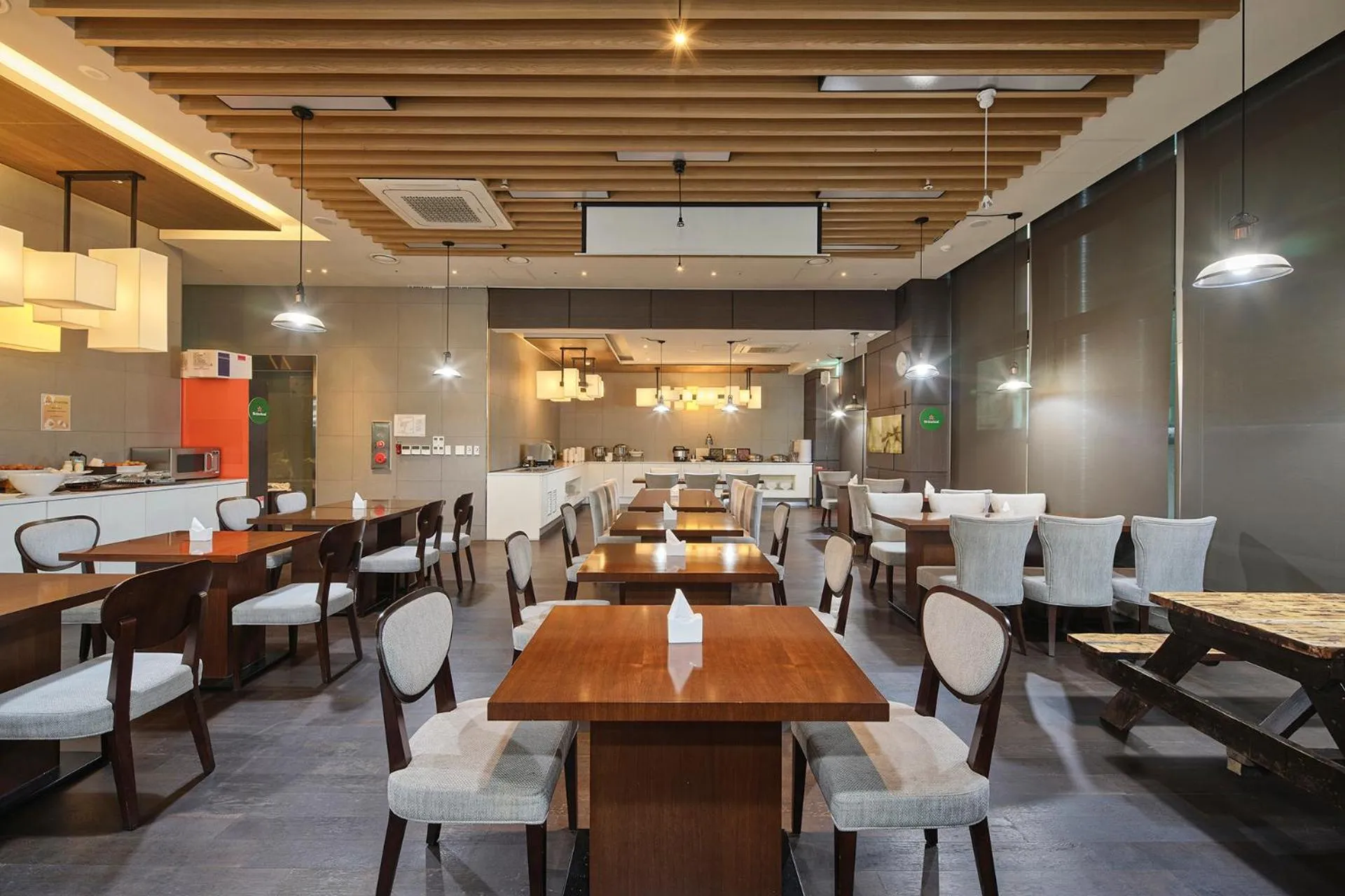 Restaurant/places to eat in Jeju Central City Hotel