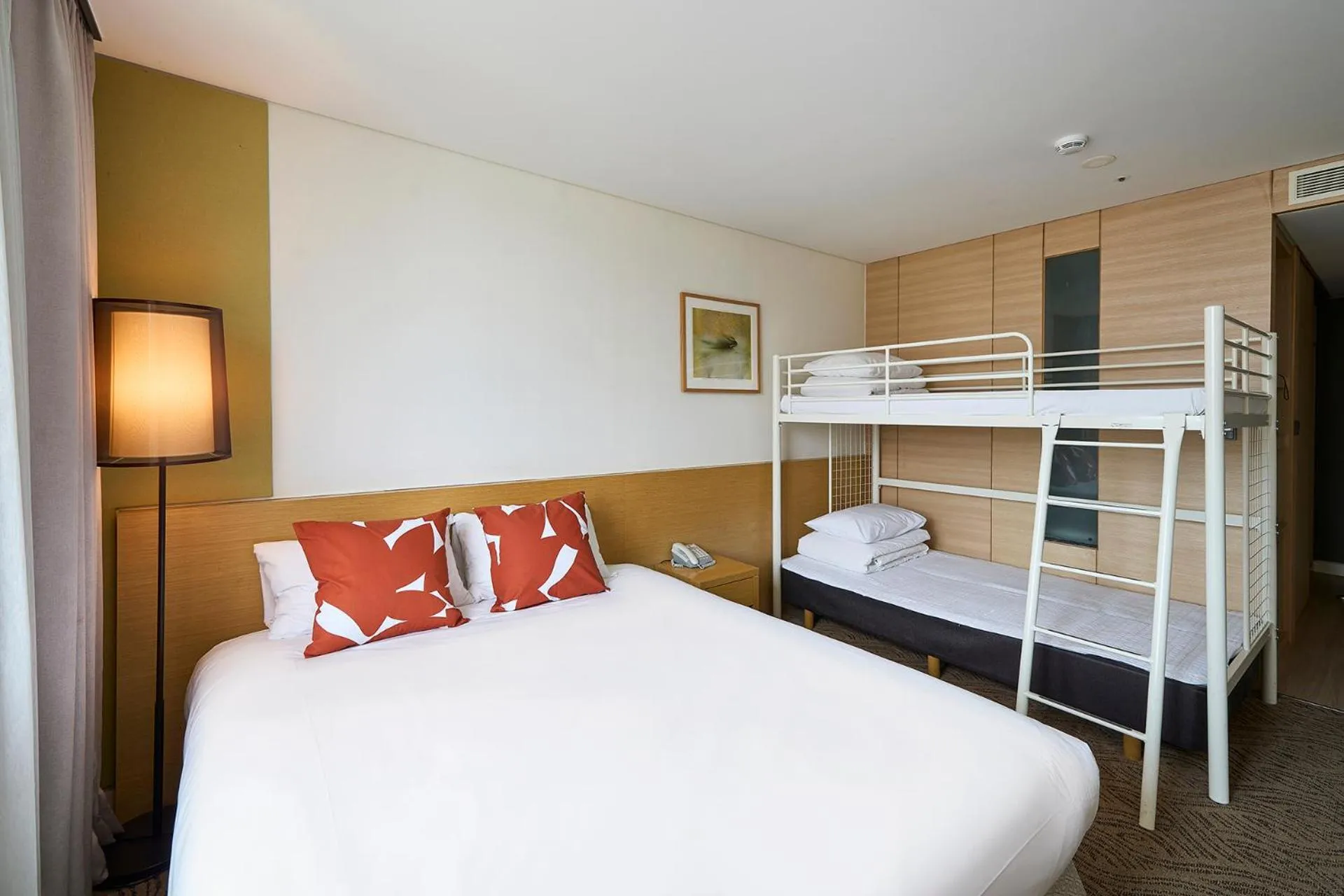 bunk bed, Bed in Jeju Central City Hotel