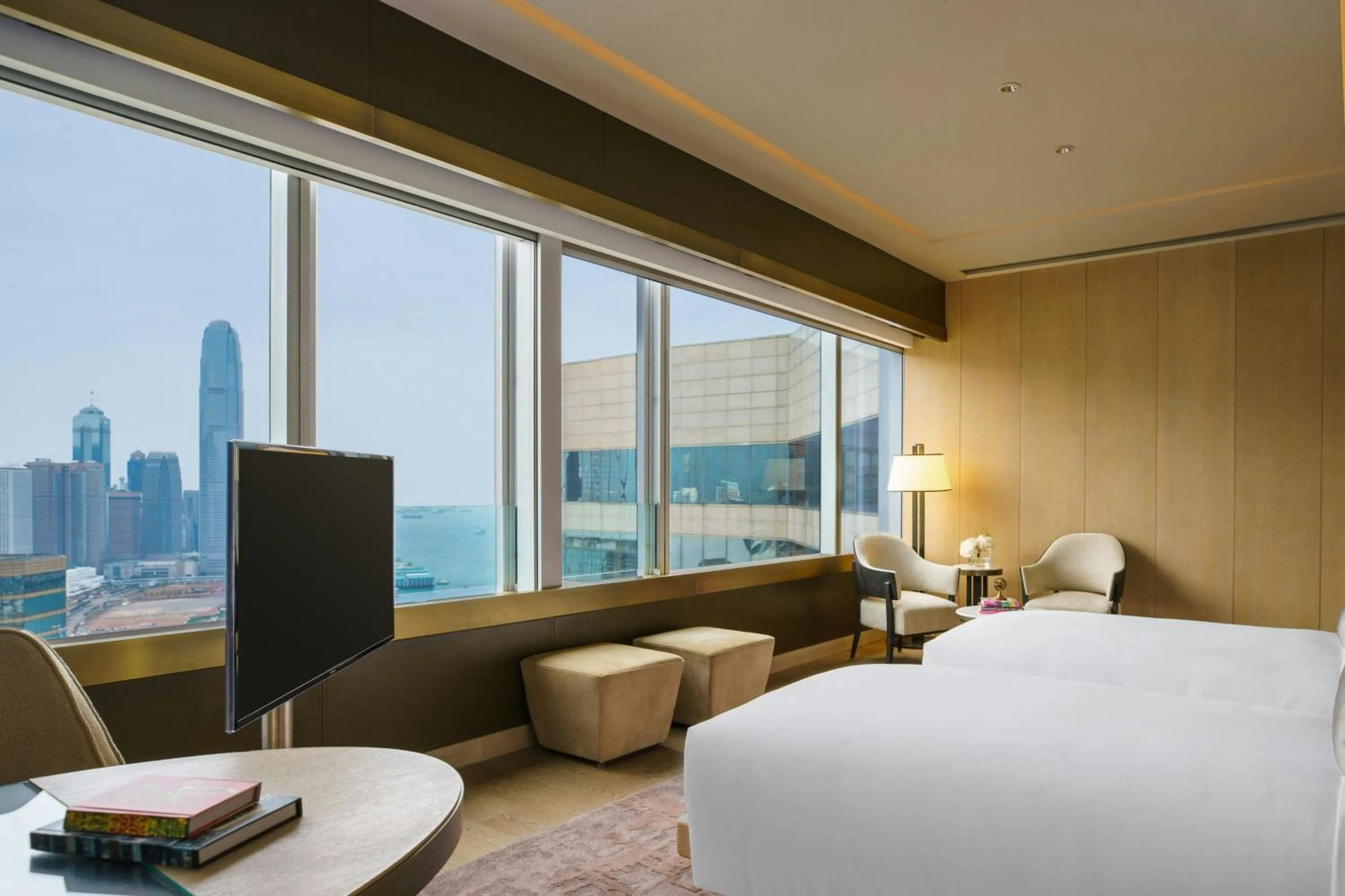 Bedroom, Bed in Renaissance Hong Kong Harbour View Hotel