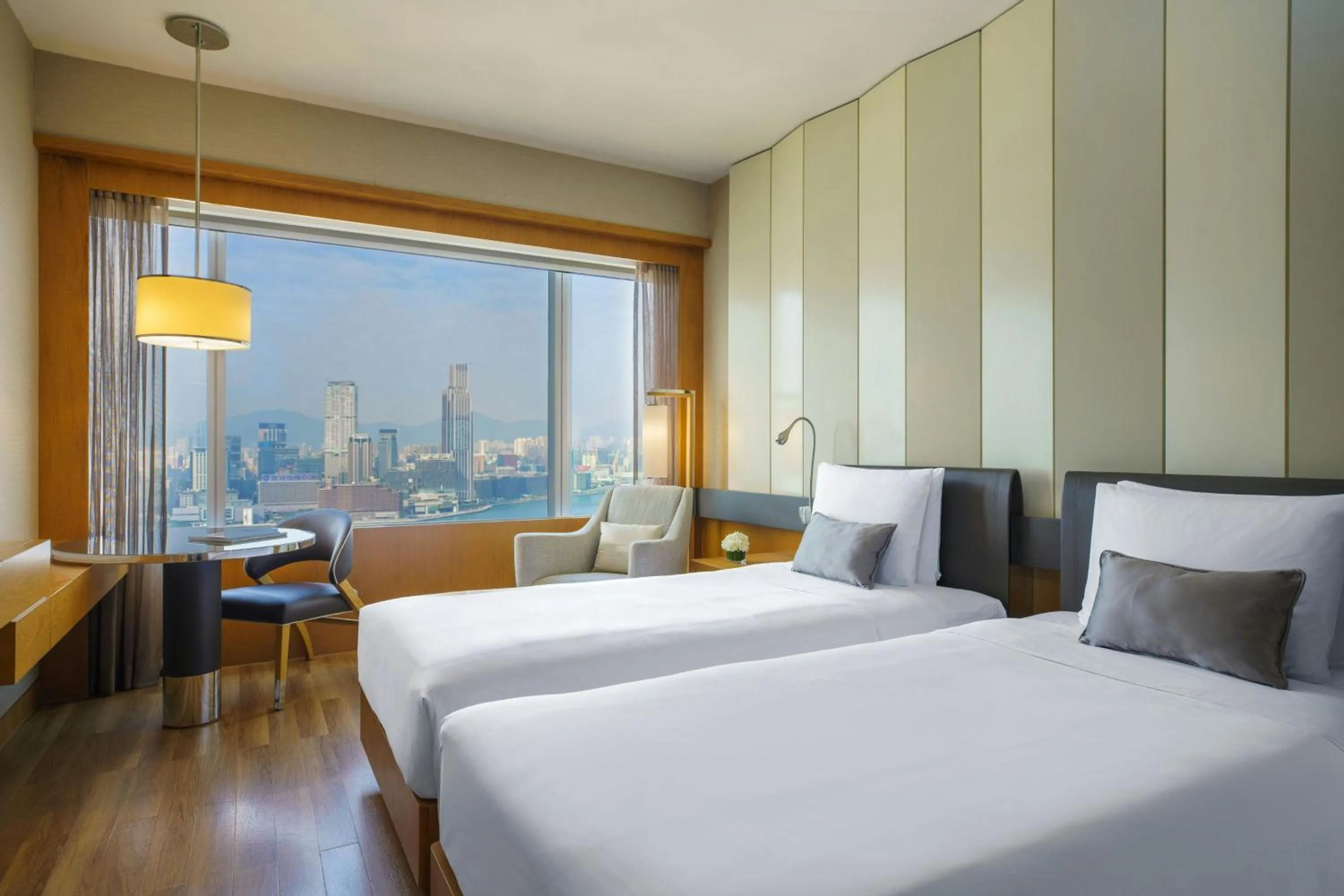Photo of the whole room, Bed in Renaissance Hong Kong Harbour View Hotel