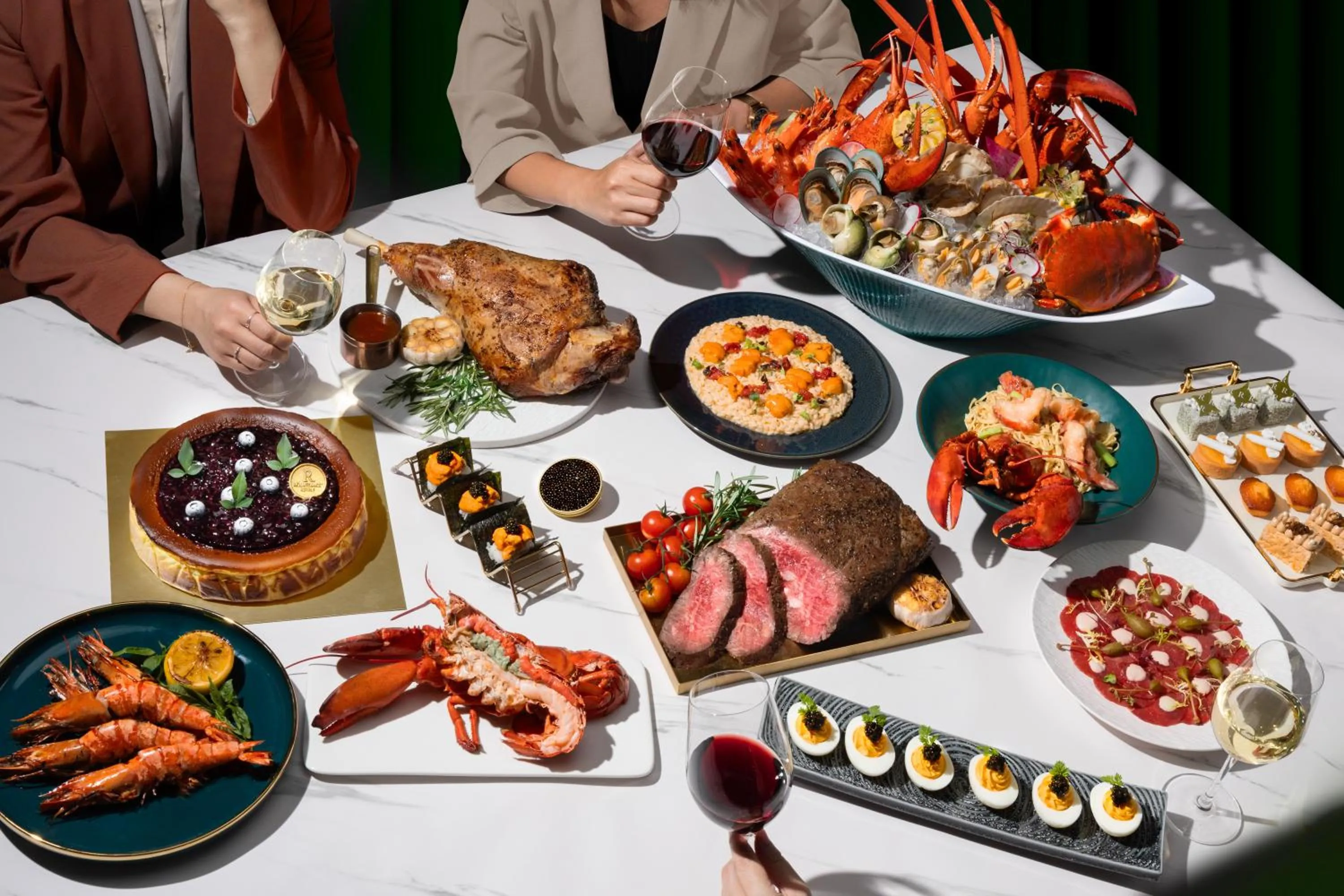 Restaurant/places to eat in Renaissance Hong Kong Harbour View Hotel