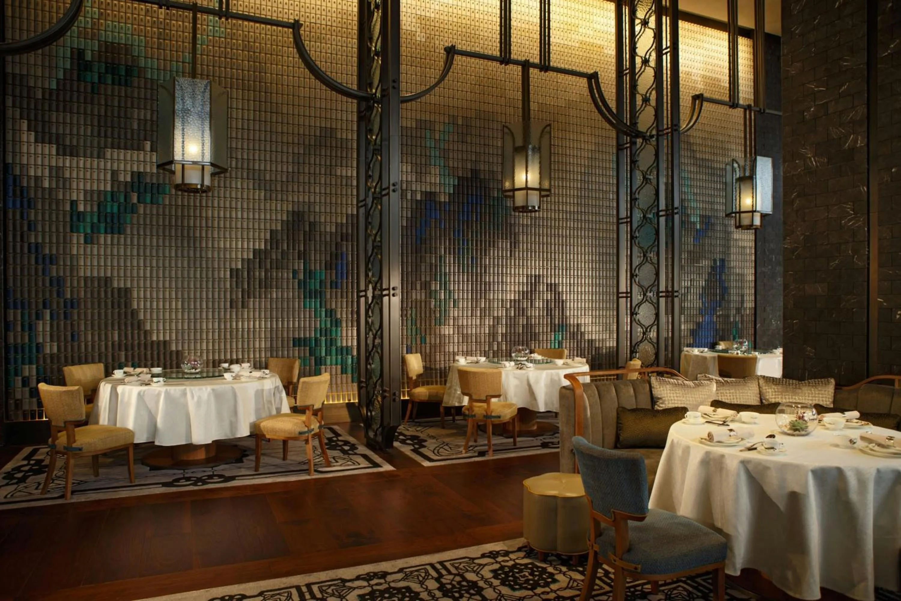 Restaurant/places to eat in Renaissance Hong Kong Harbour View Hotel