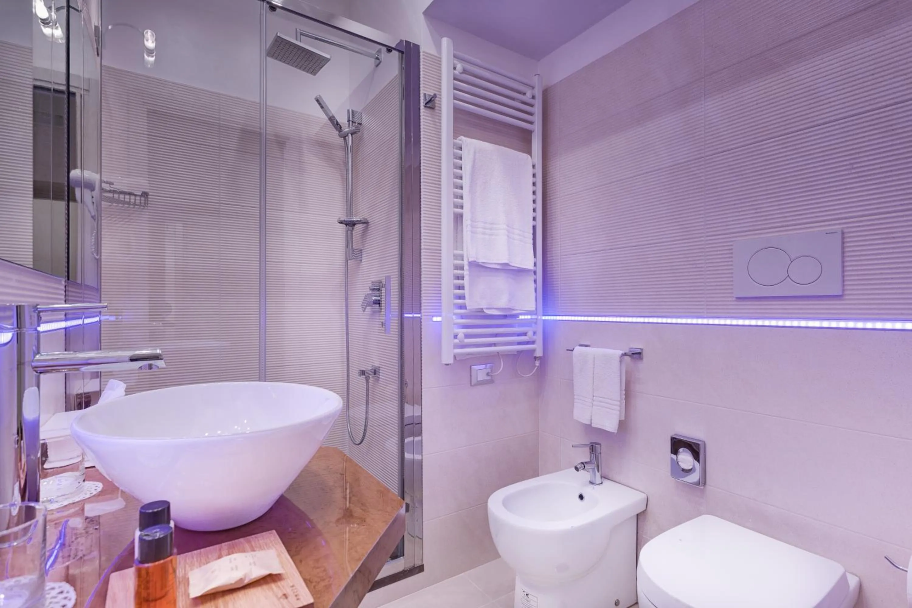 Bathroom in Shali Luxury Suite Spagna