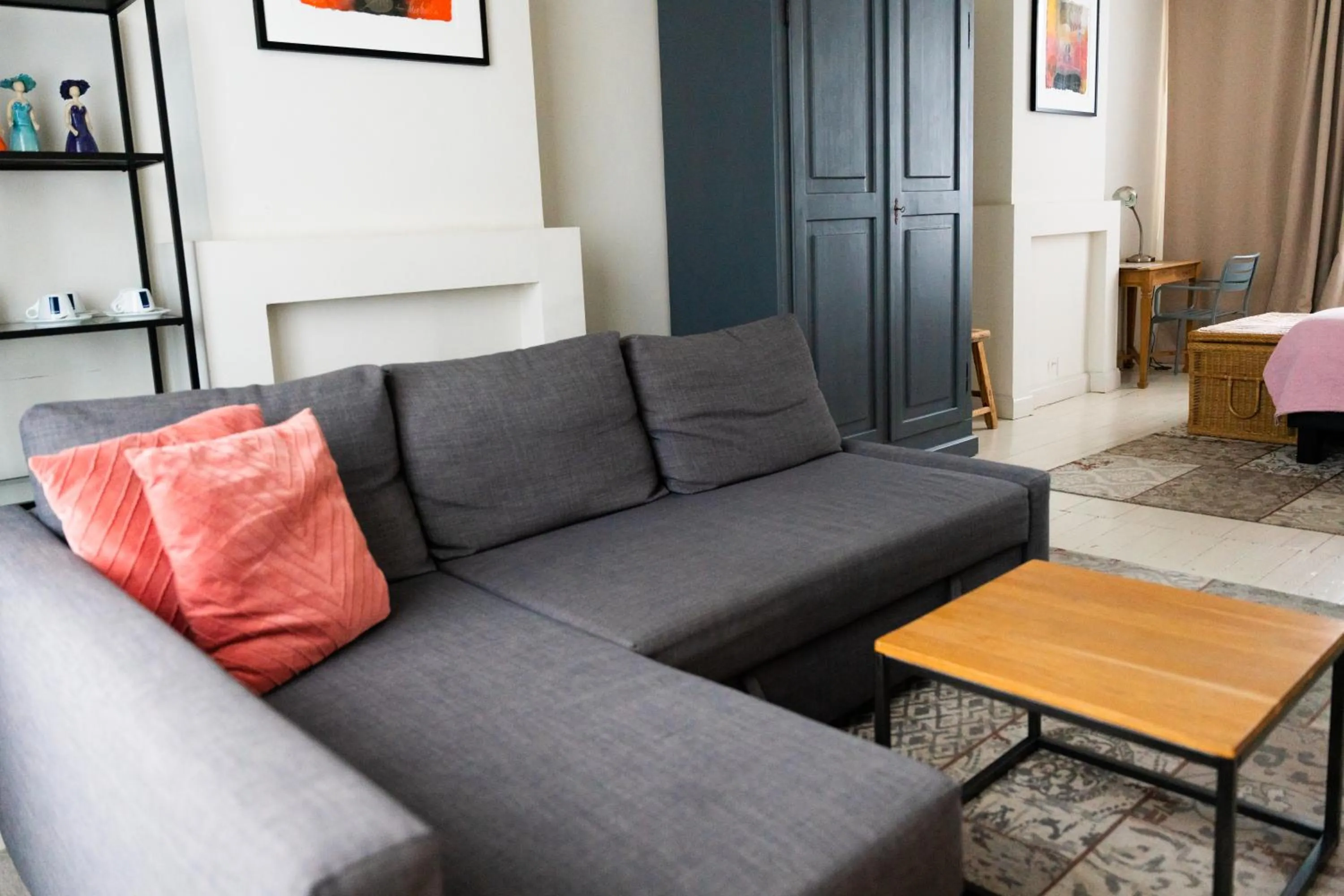 Seating area in Porta Cité