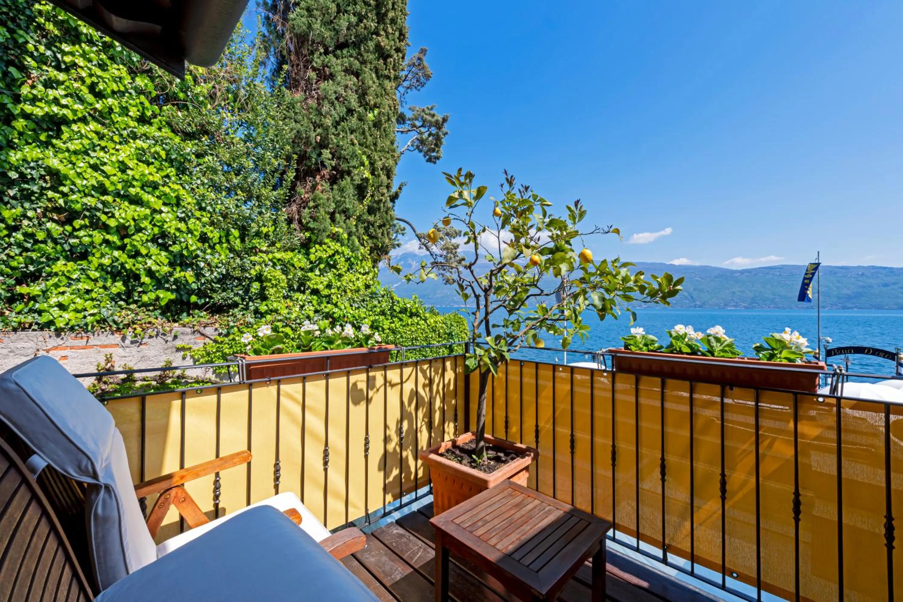 Suite with Lake View and Balcony  in Hotel Baia D'Oro - Adults Only