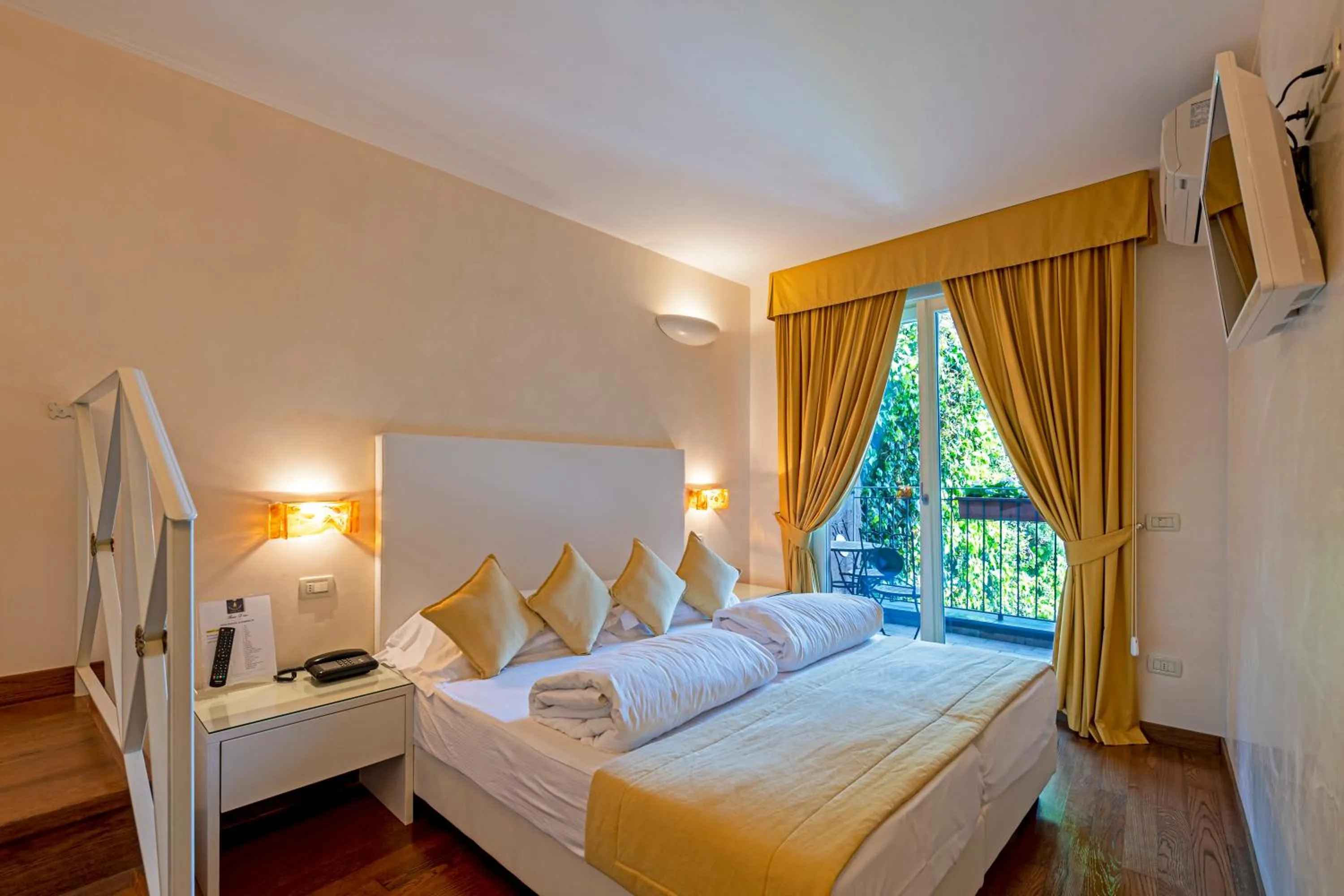 Bedroom in Hotel Baia D'Oro - Adults Only