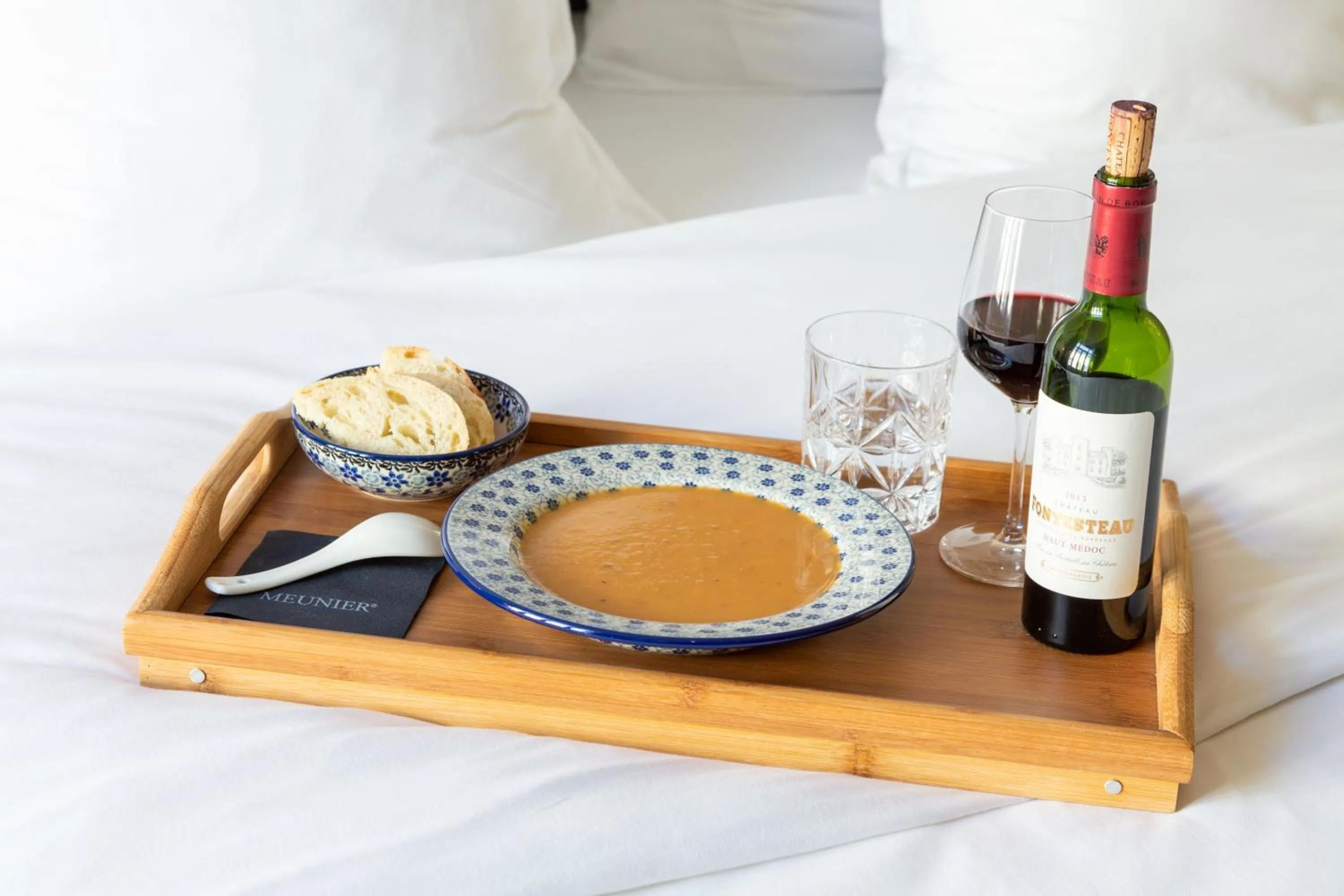 Food in Hotel Perrin - former Carlton