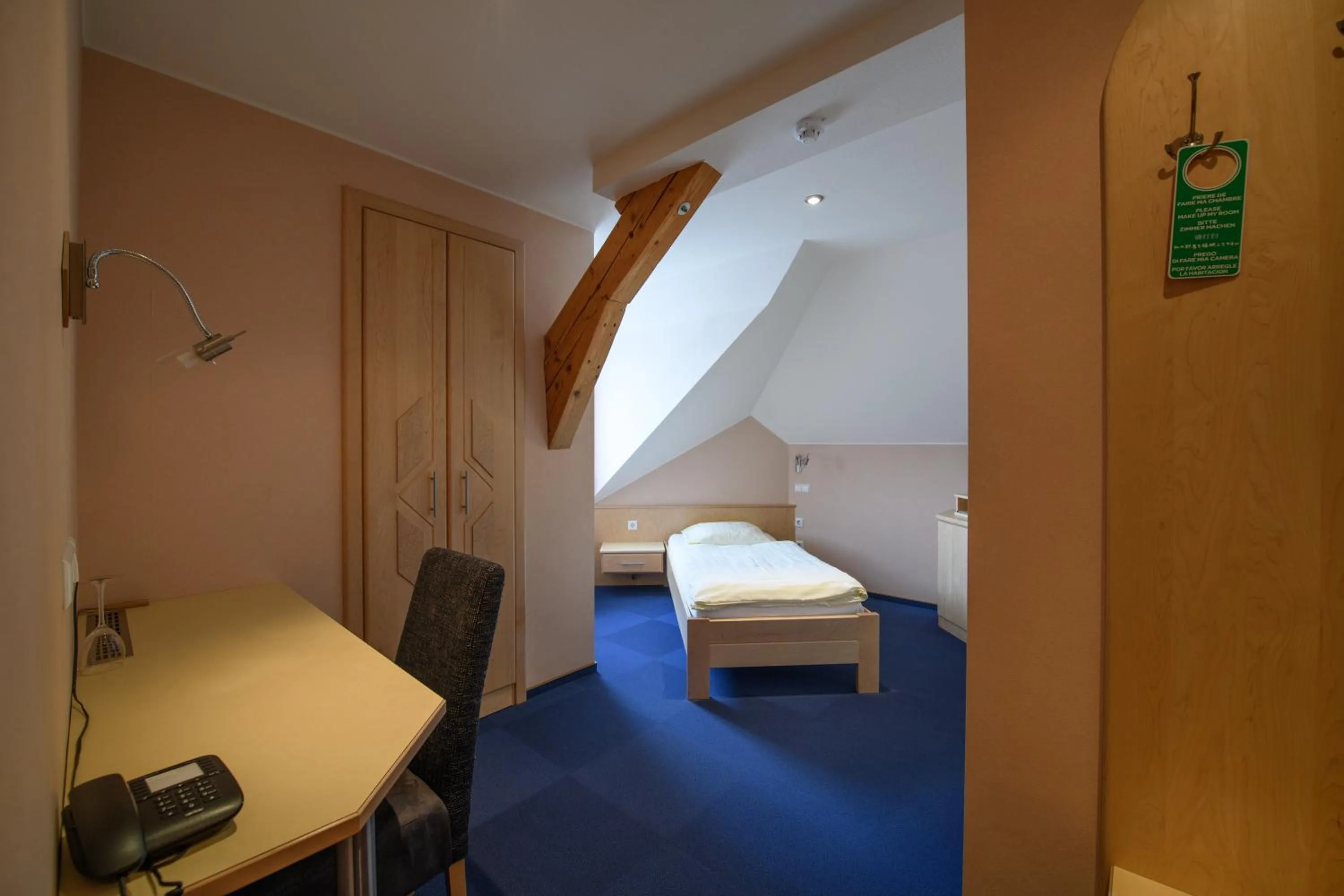 Bedroom, Bed in Hotel Reiff