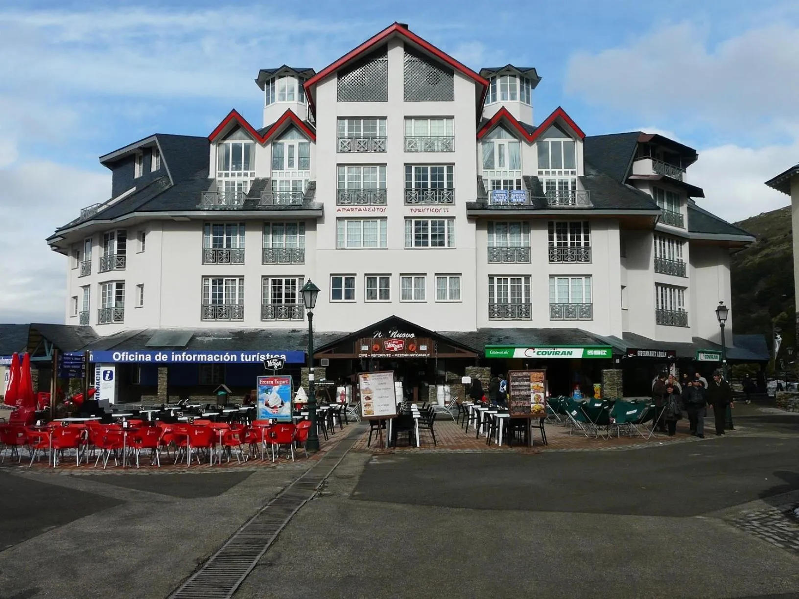 Facade/entrance in Apartamentos Sabica Nevada Plaza