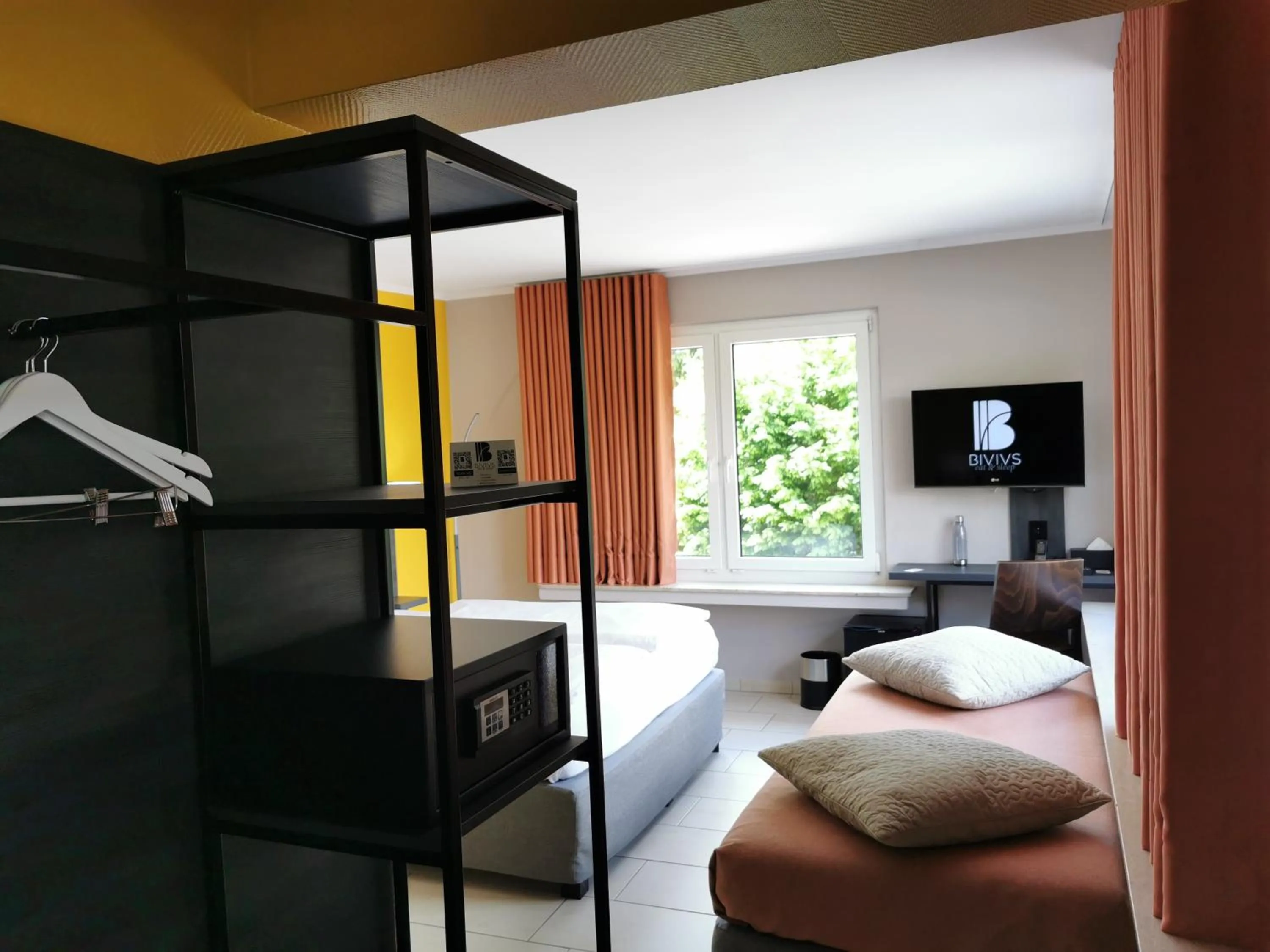 Bedroom, Bed in BIVIUS Hotel Restaurant Luxembourg