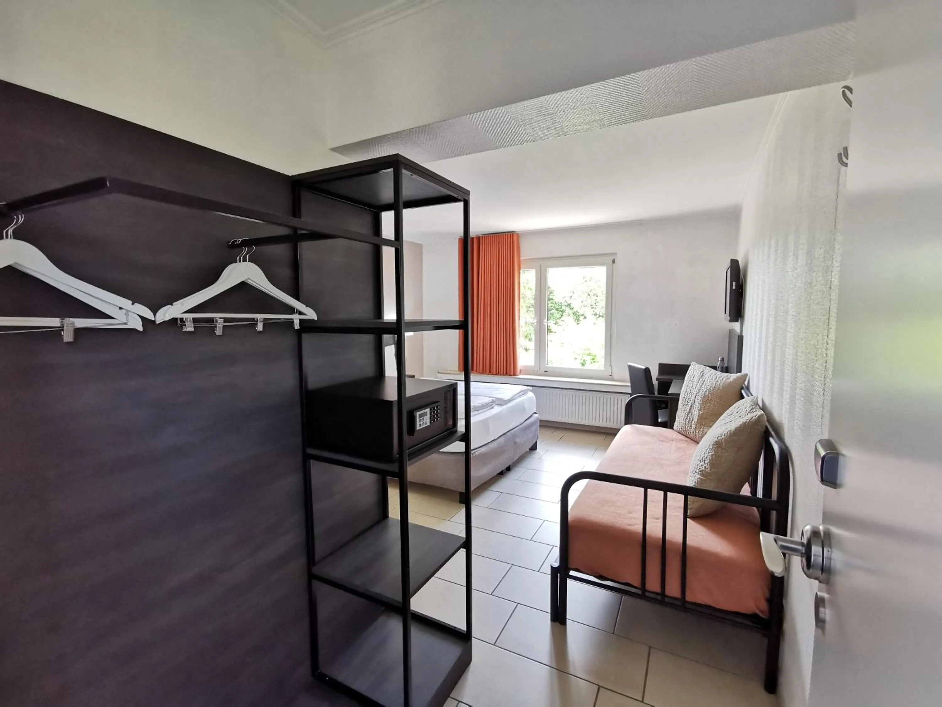 Bedroom, Bed in BIVIUS Hotel Restaurant Luxembourg