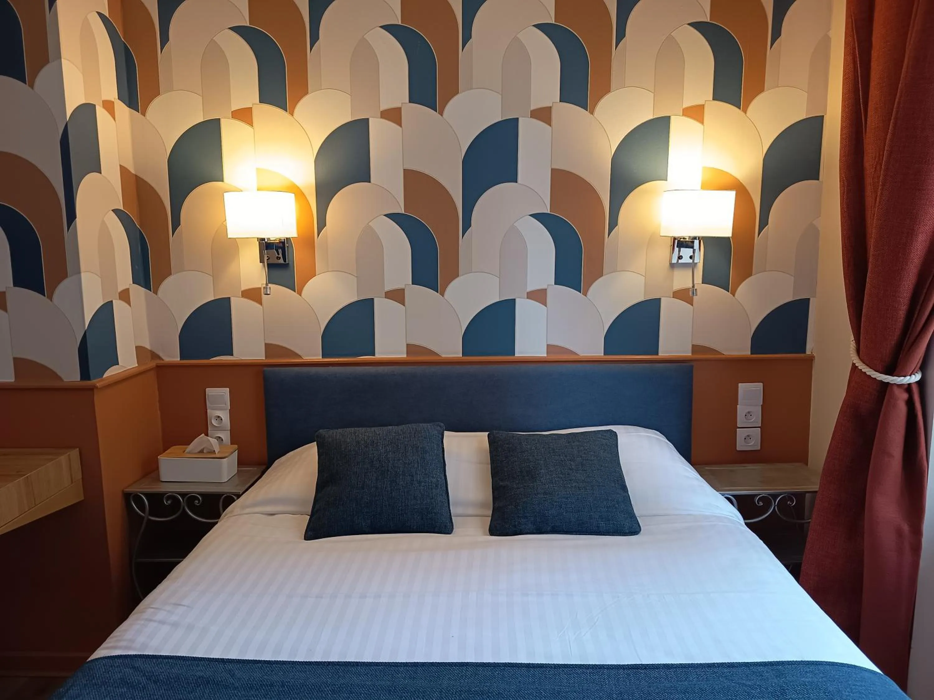 Bedroom, Bed in Le Pavillon Saint-Martin