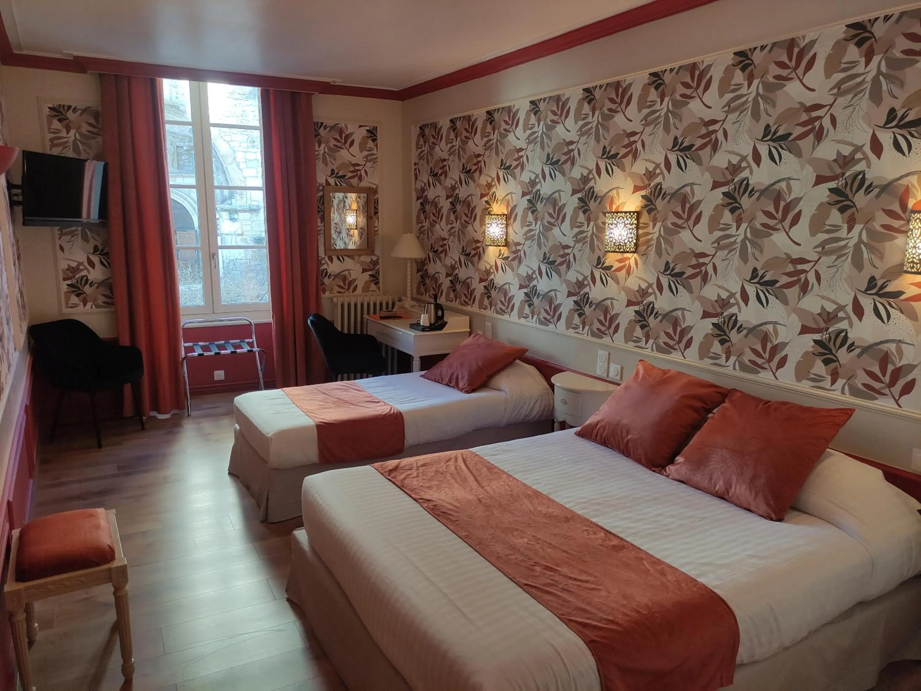 Bedroom, Bed in Le Pavillon Saint-Martin