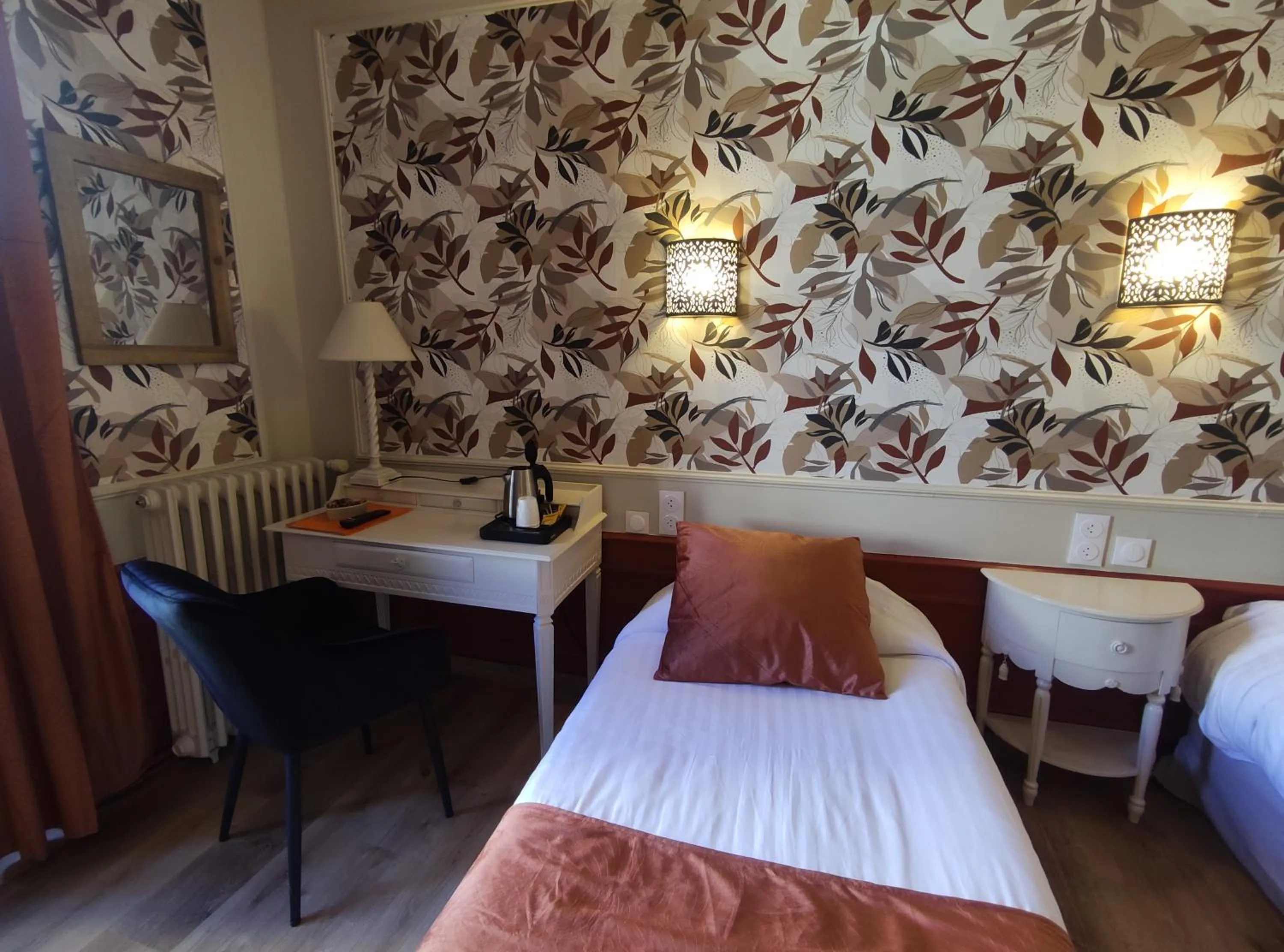 Bedroom, Bed in Le Pavillon Saint-Martin