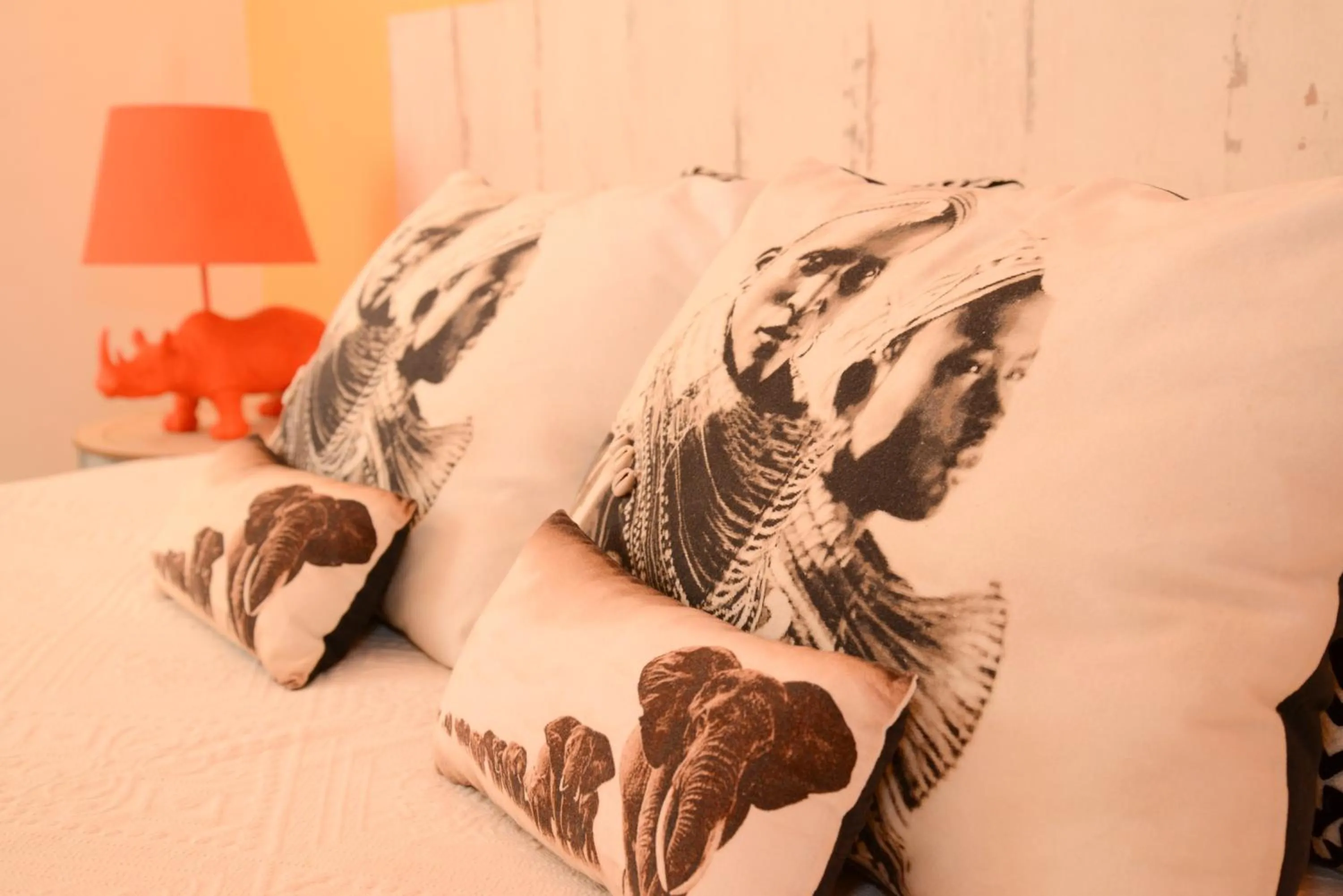 Decorative detail, Bed in La Fonda Benissa, Grupo Terra de Mar, alojamientos con encanto