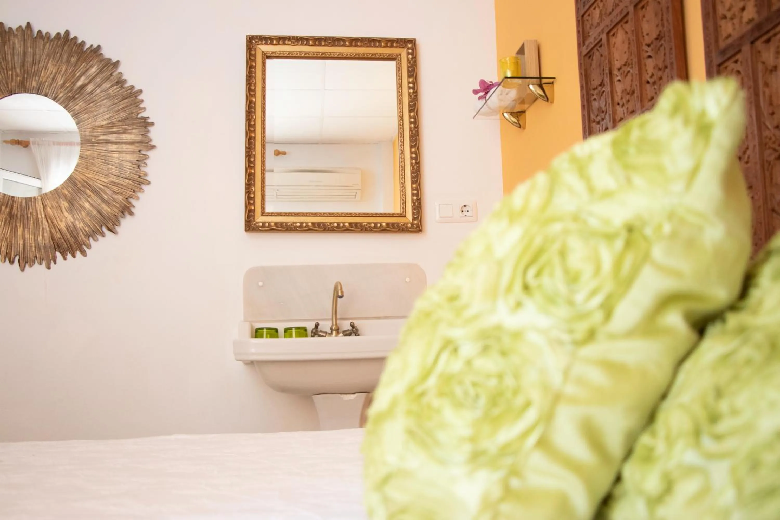 Bathroom in La Fonda Benissa, Grupo Terra de Mar, alojamientos con encanto