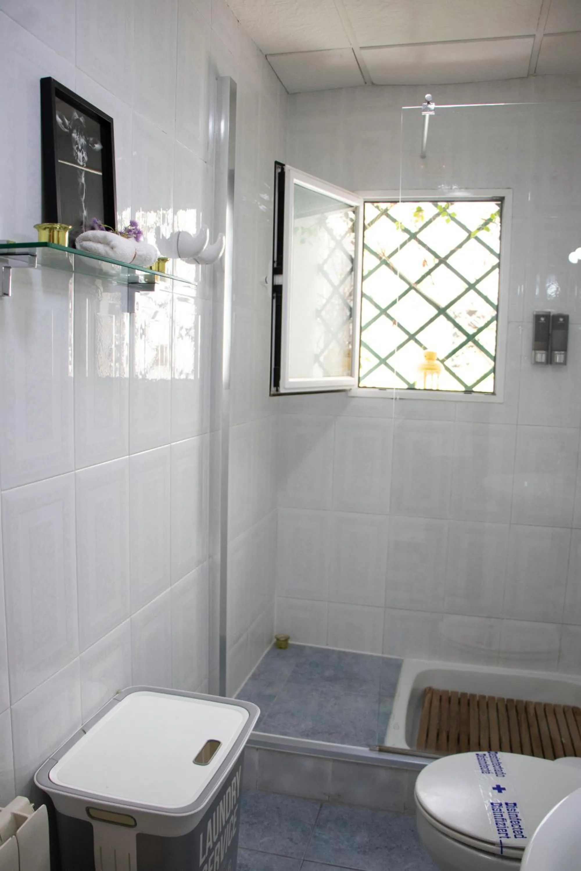 Bathroom in La Fonda Benissa, Grupo Terra de Mar, alojamientos con encanto