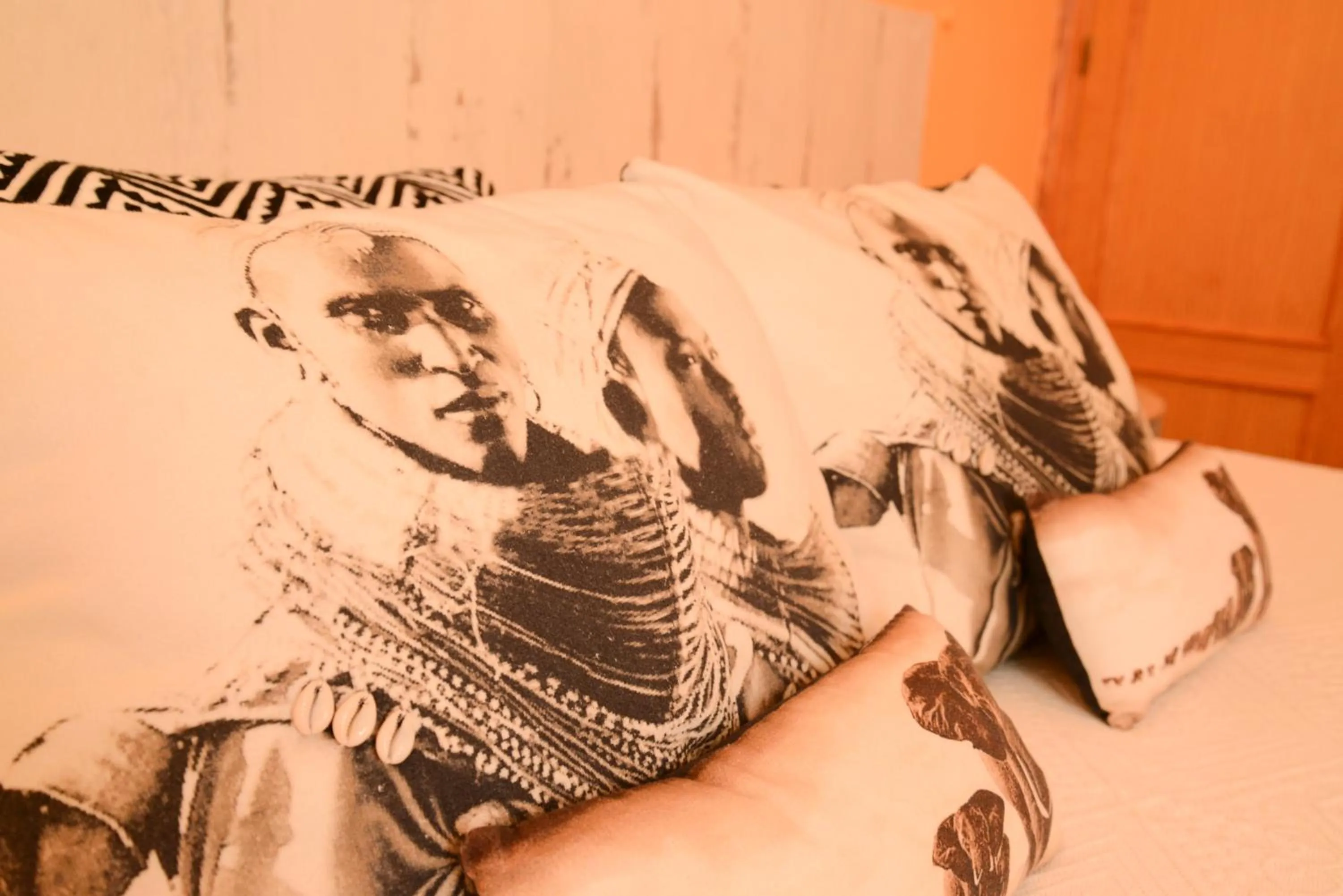 Decorative detail, Bed in La Fonda Benissa, Grupo Terra de Mar, alojamientos con encanto