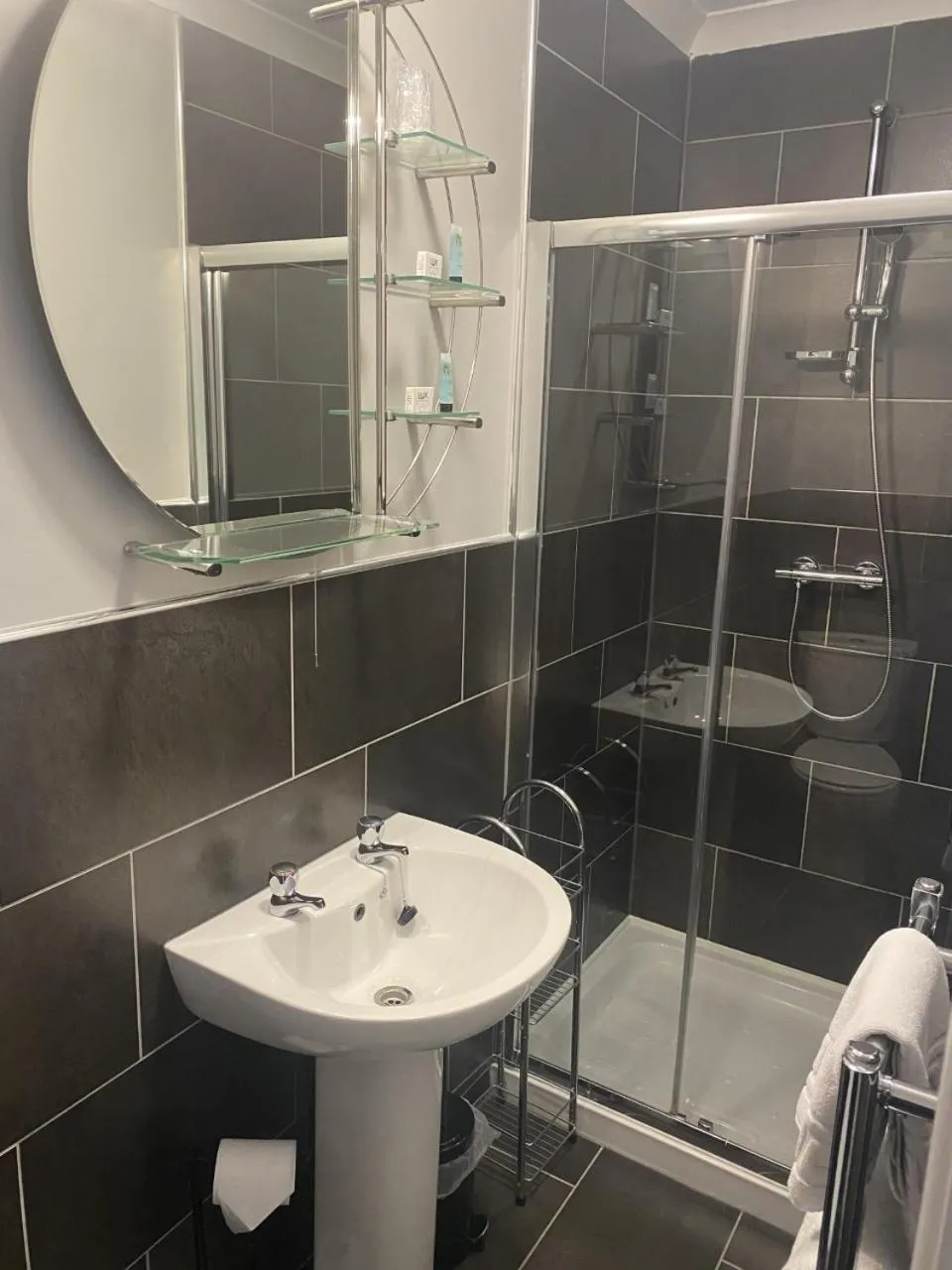 Shower in Jeffersons Hotel & Serviced Apartments