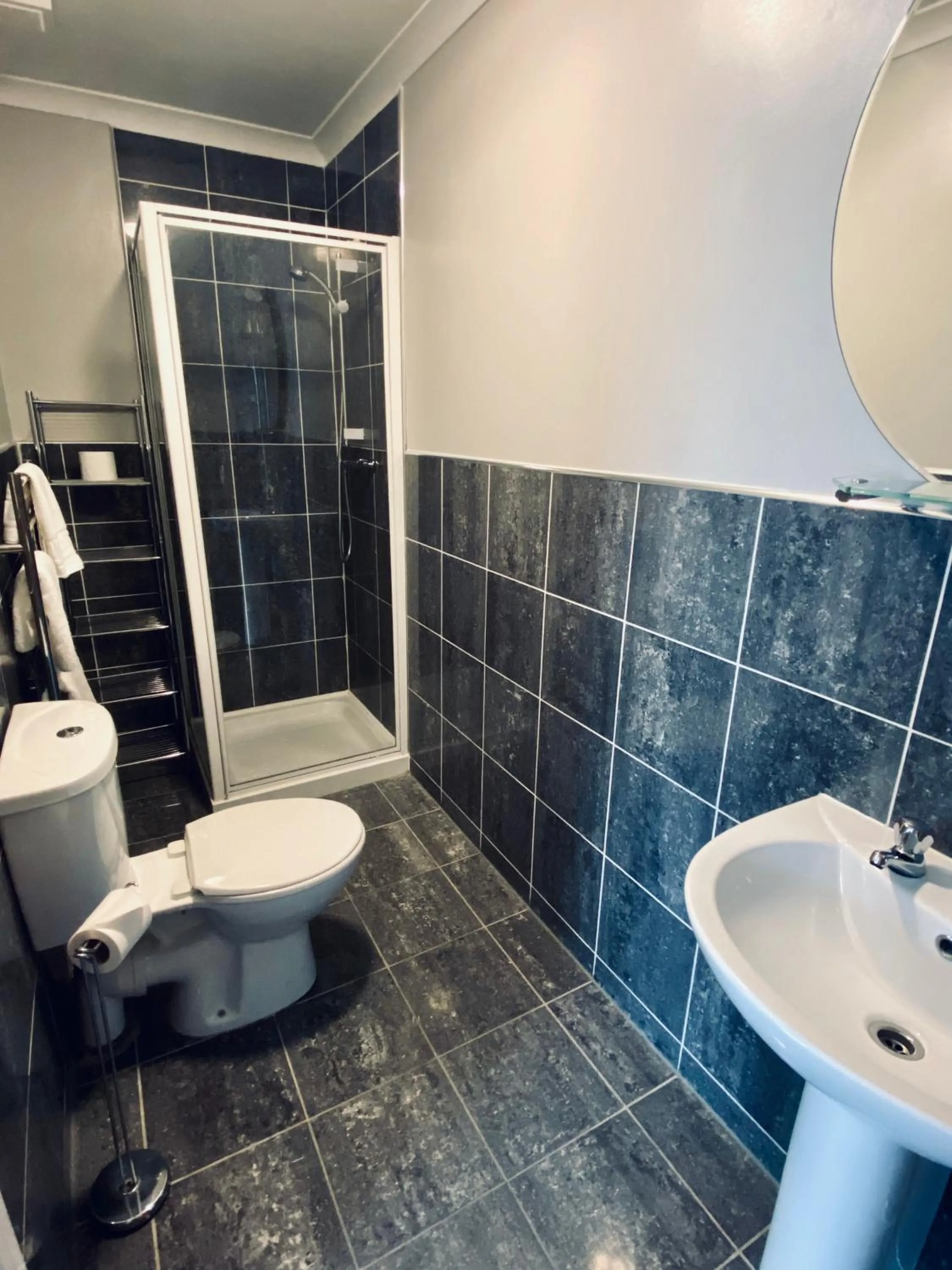 Shower in Jeffersons Hotel & Serviced Apartments