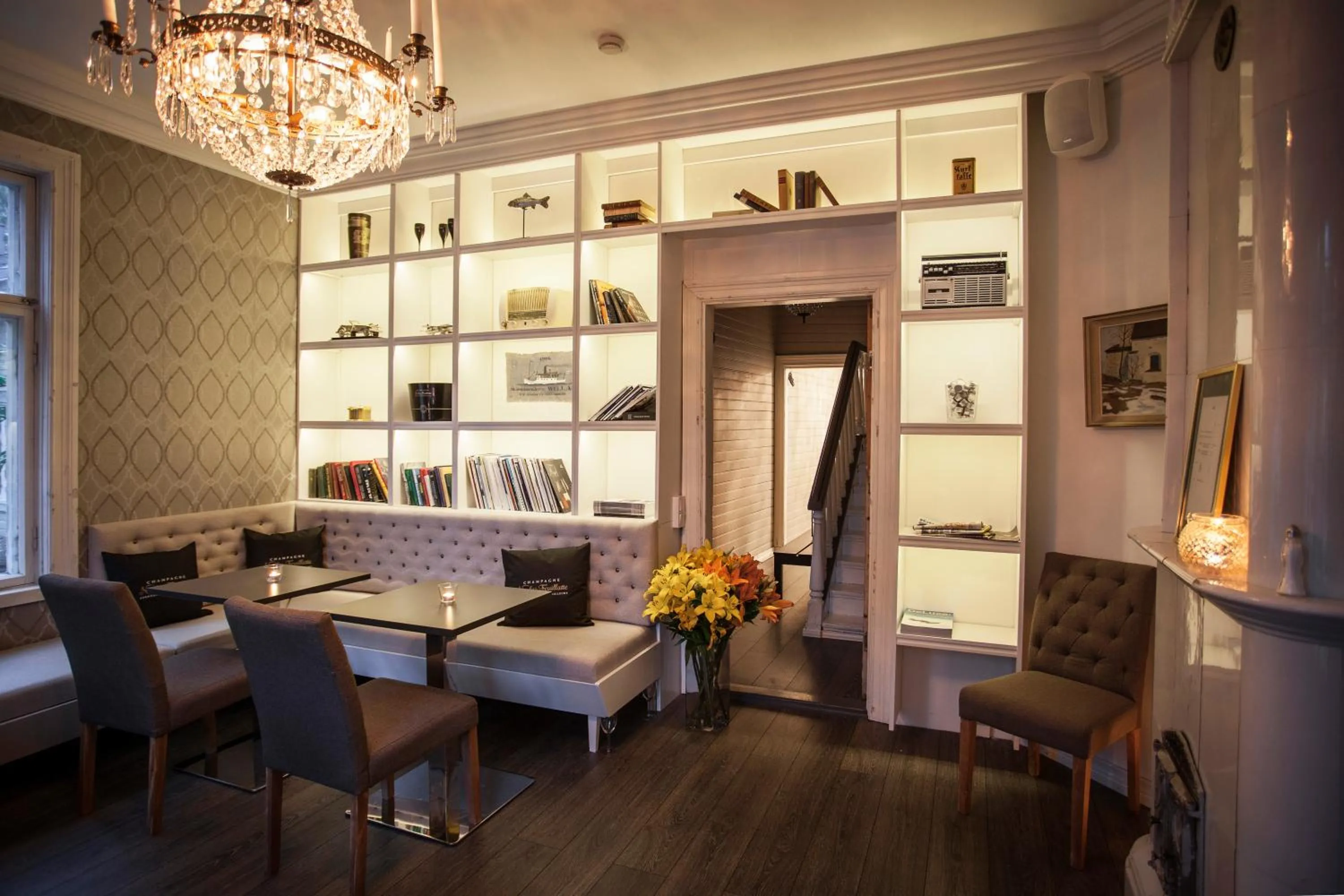 Communal lounge/ TV room in Bridget Inn